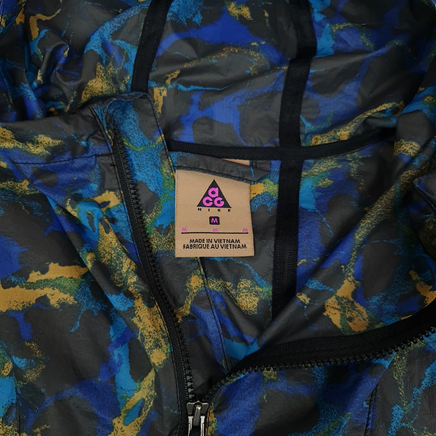 Nike ACG Lightweight Jacket - M