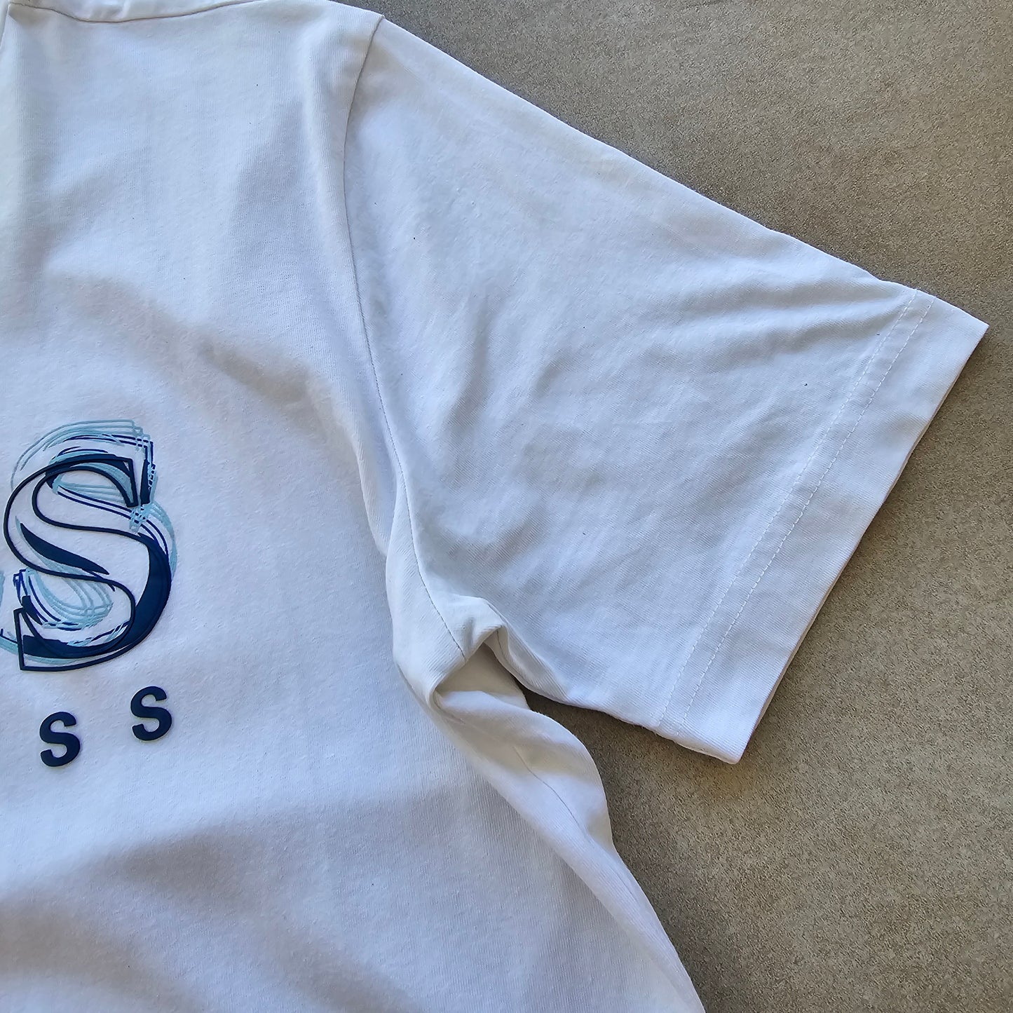 Hugo Boss Tee - M/L