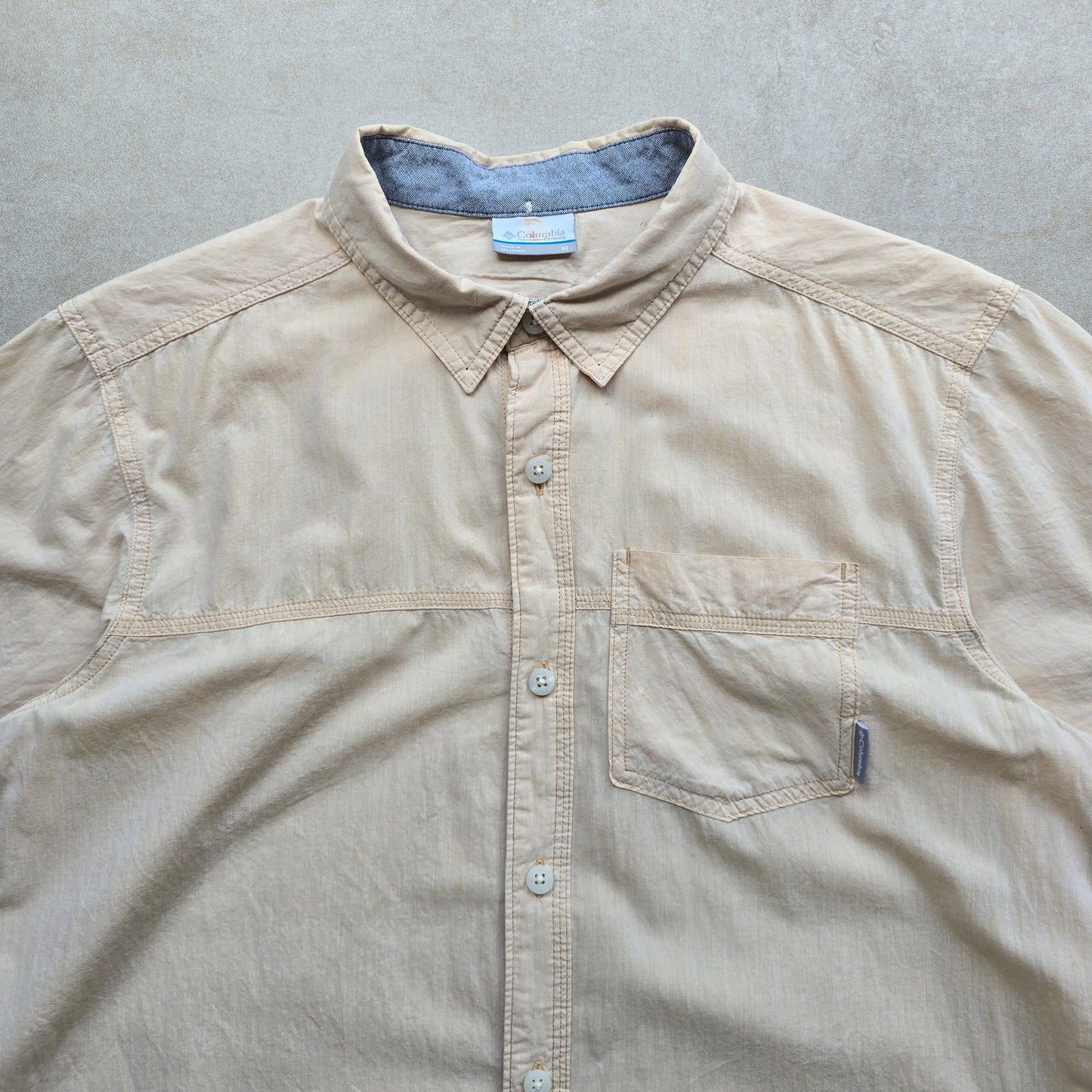Columbia Short Sleeve Button Up Shirt - M
