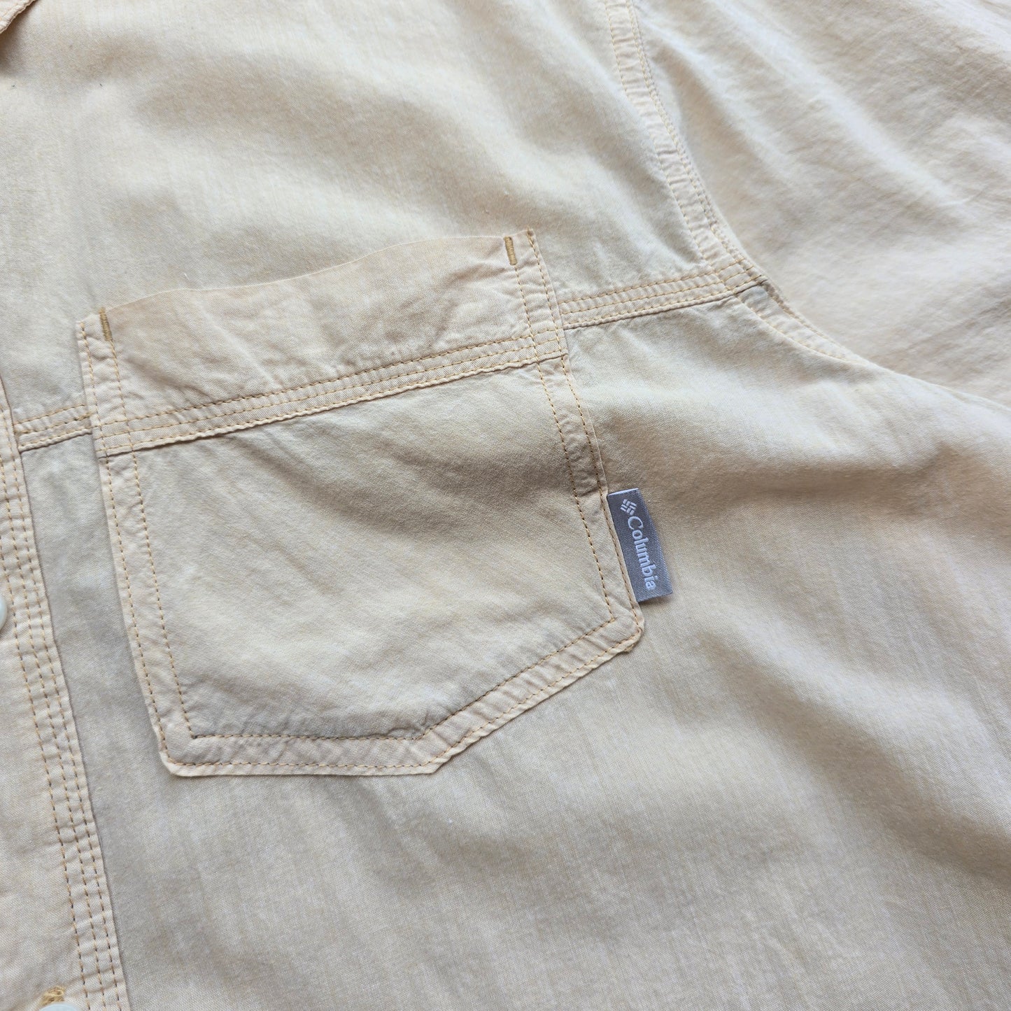 Columbia Short Sleeve Button Up Shirt - M