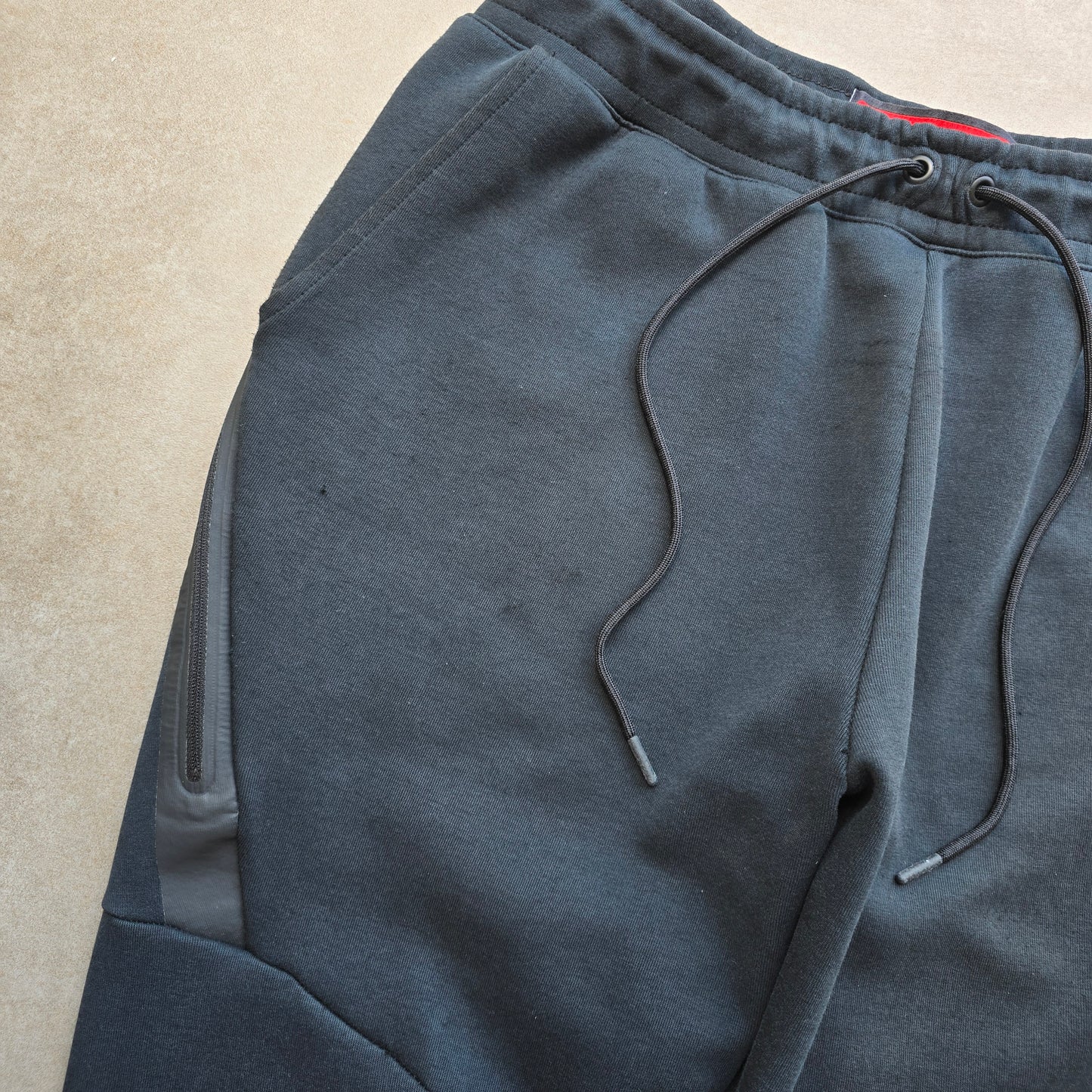 Nike Tech Fleece Pants - L