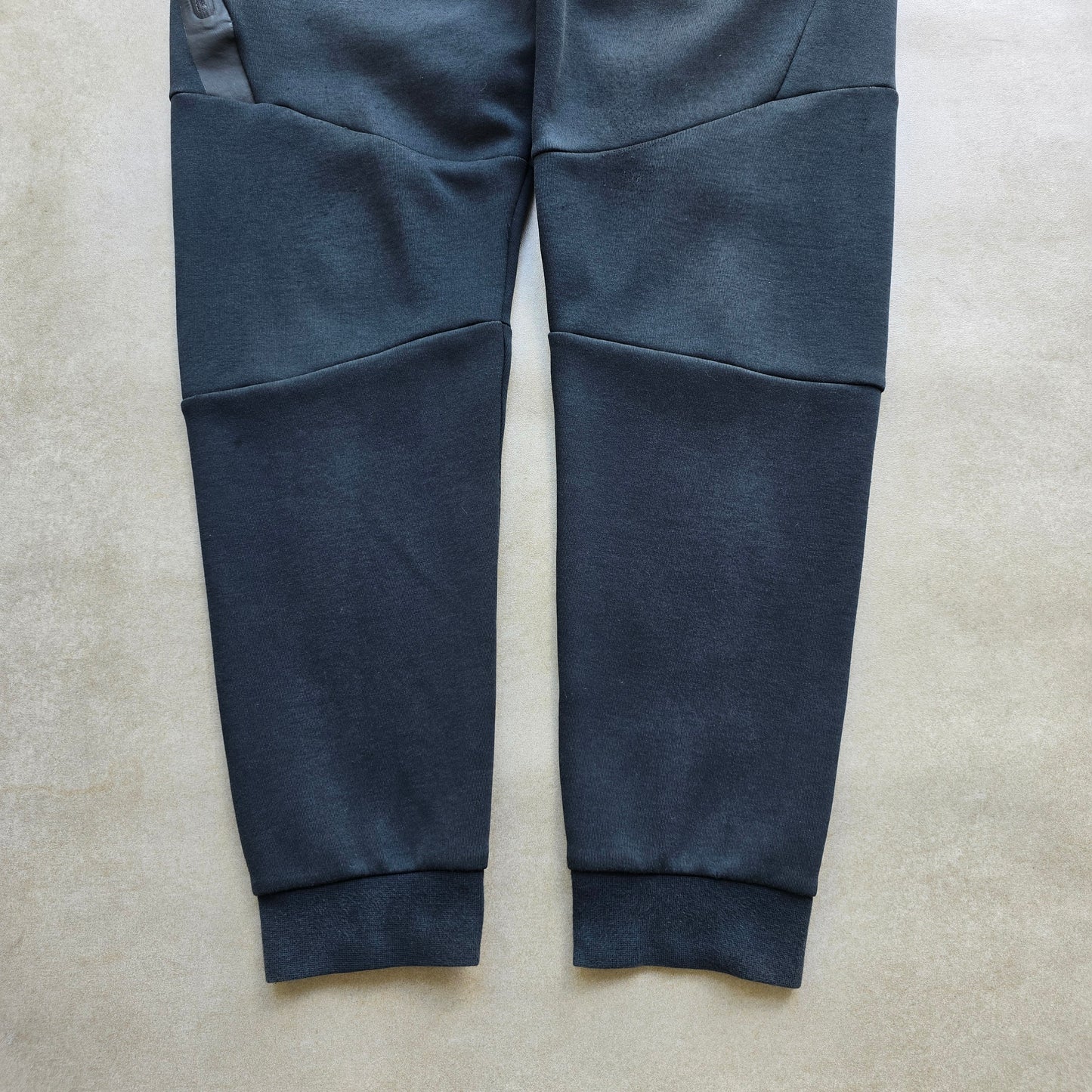 Nike Tech Fleece Pants - L