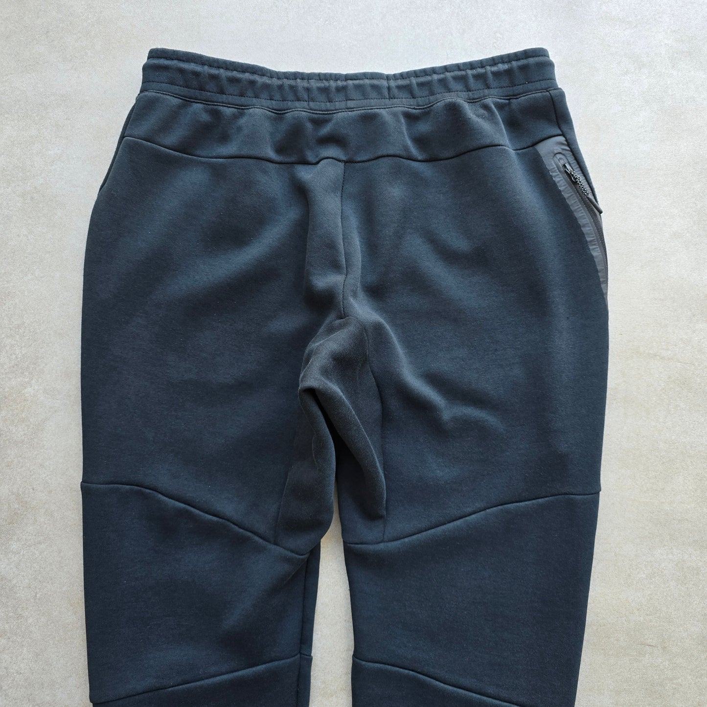 Nike Tech Fleece Pants - L
