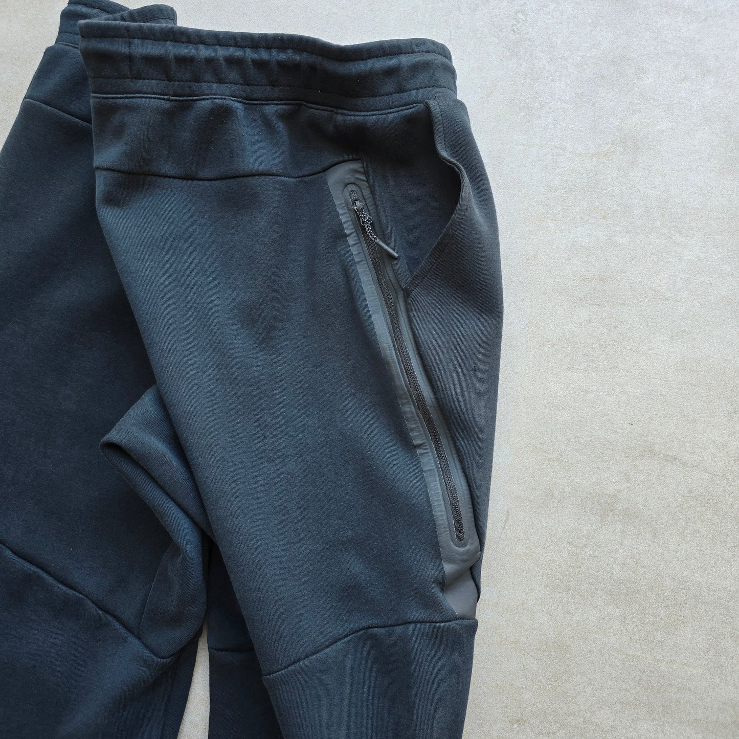 Nike Tech Fleece Pants - L