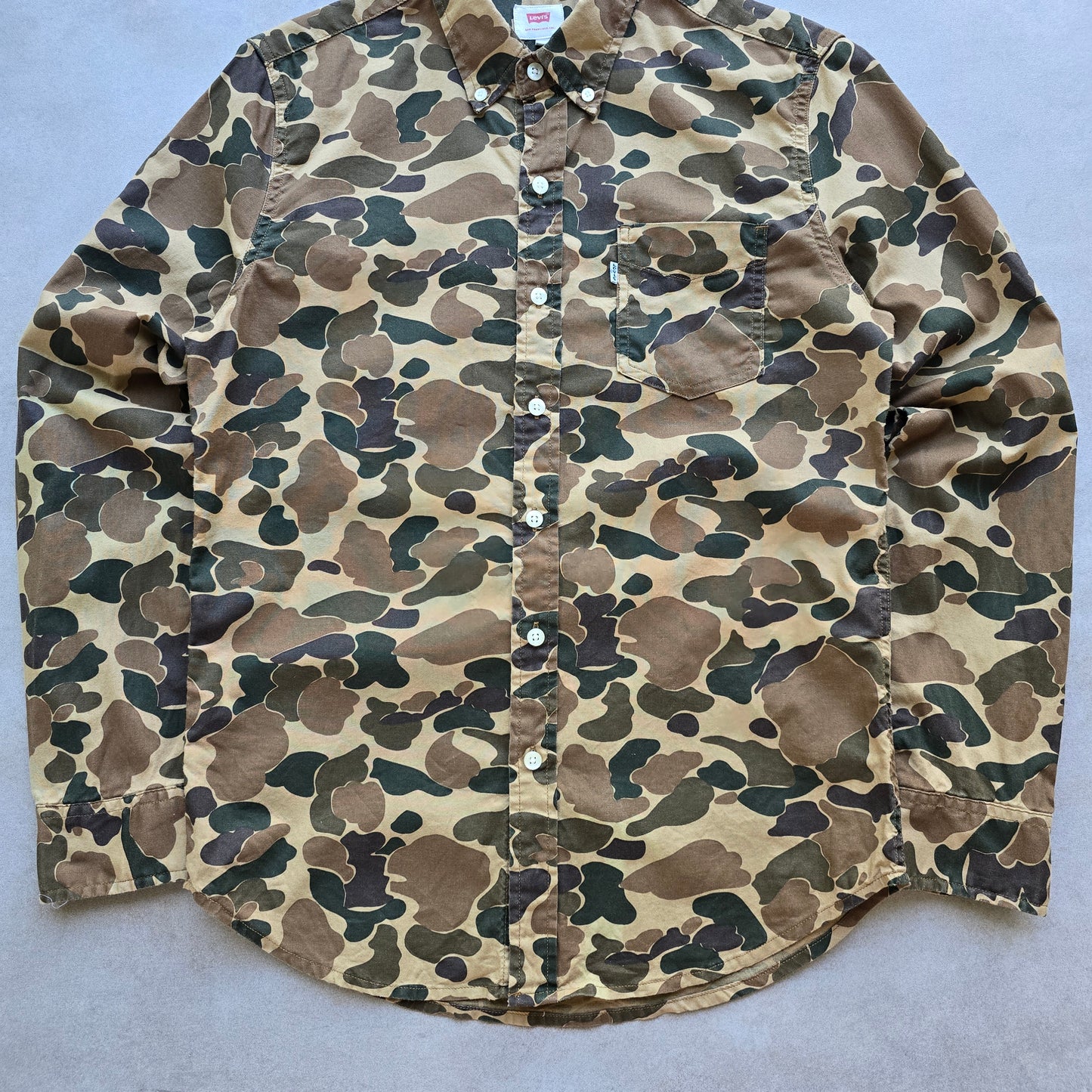 Levi's Camo Button Up Shirt - S