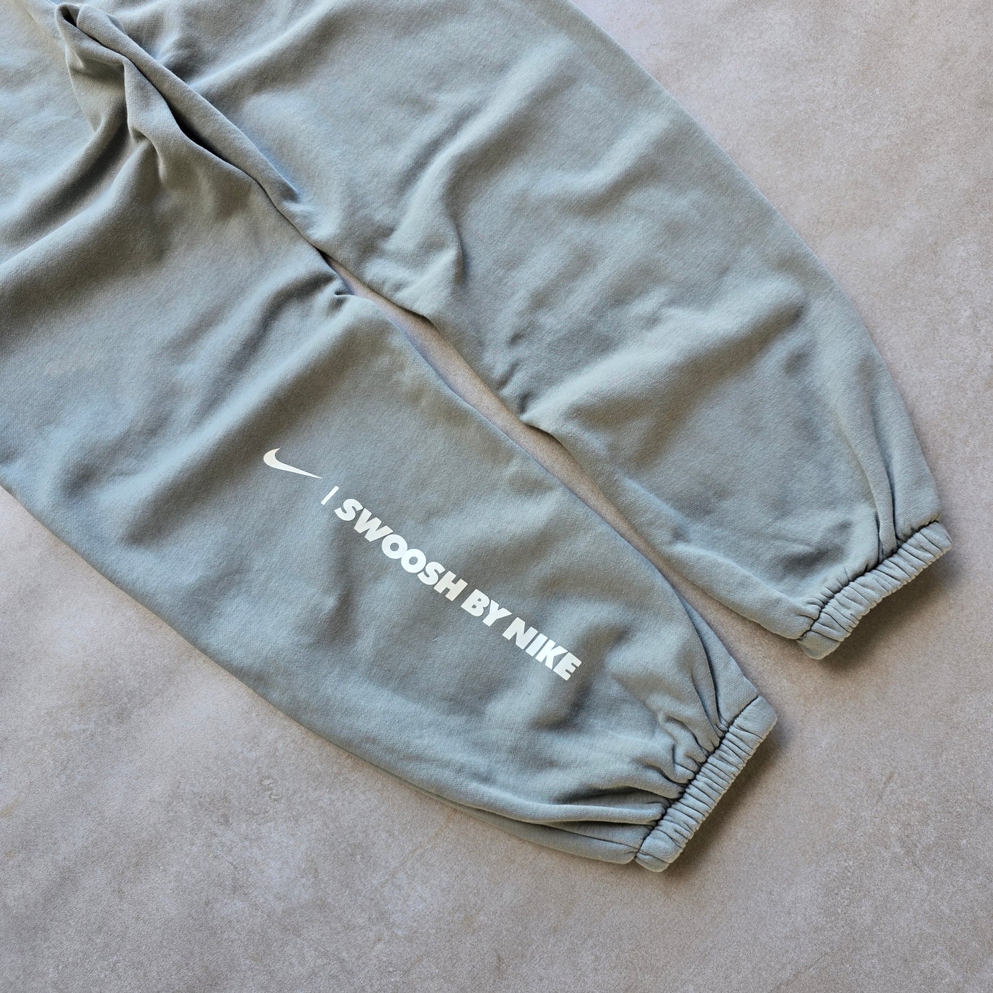Nike Mini Swoosh Sweatpants - M/L