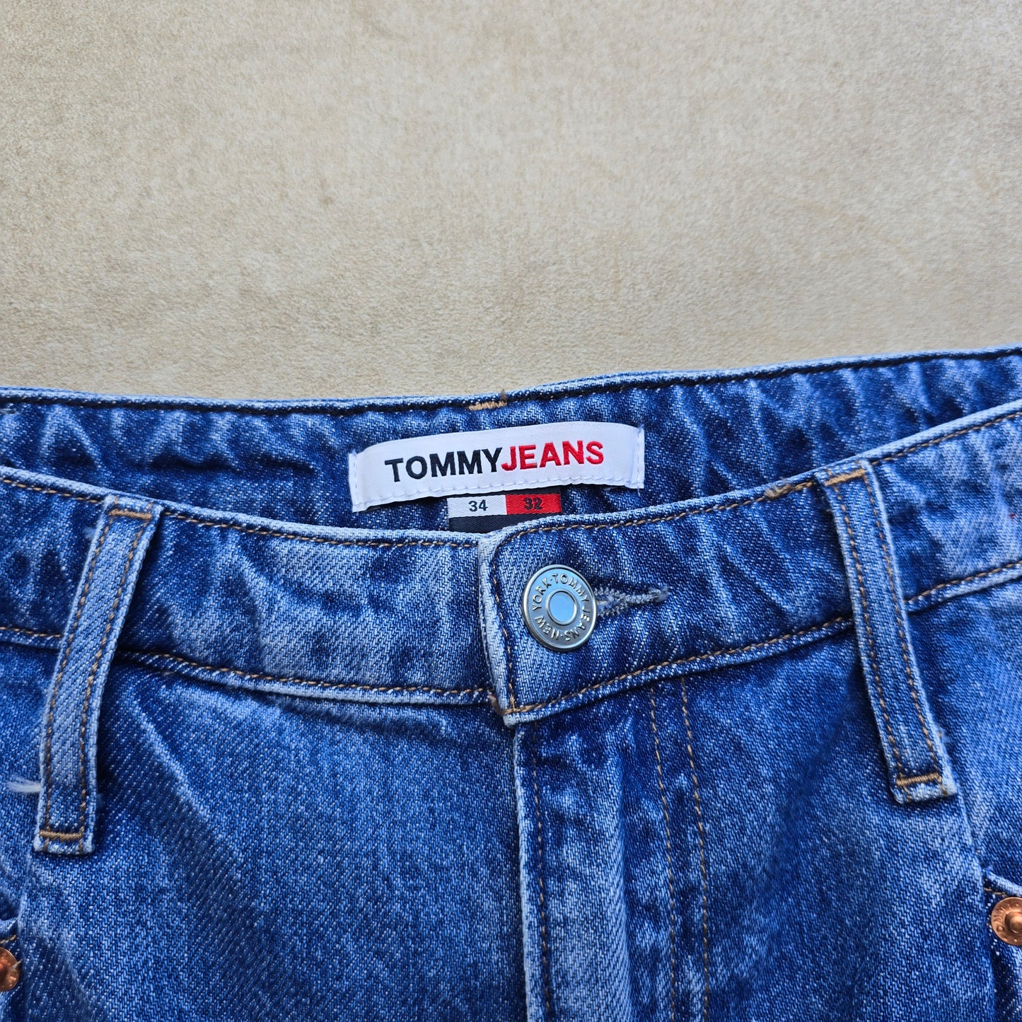 Tommy Hilfiger High Rise Mom Jeans - WMNS 34 x 32