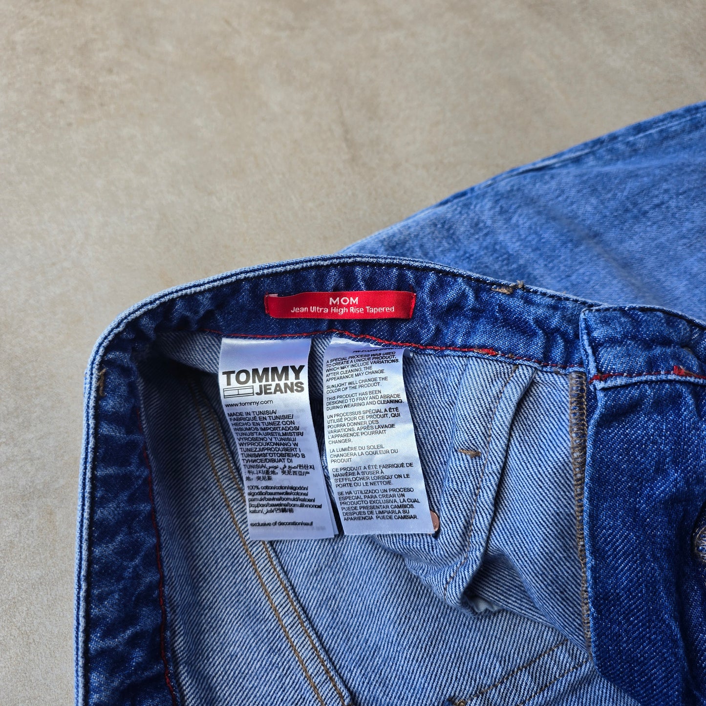 Tommy Hilfiger High Rise Mom Jeans - WMNS 34 x 32