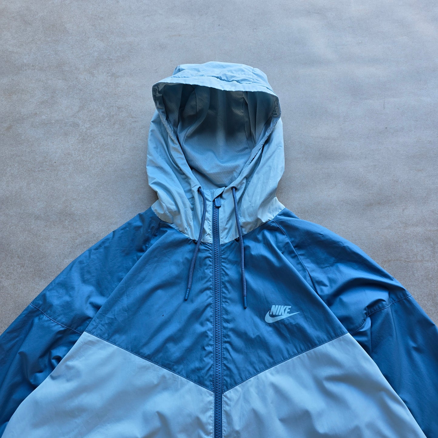 Nike Windrunner Jacket - L