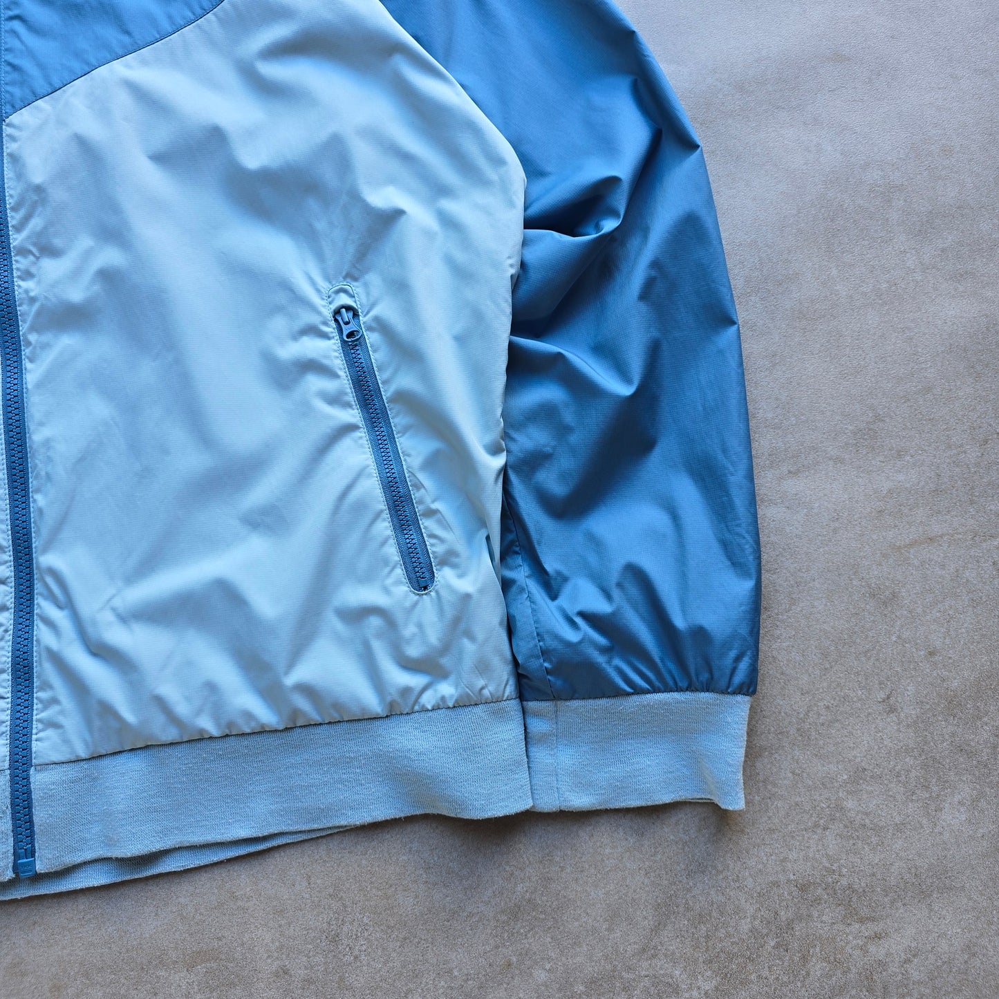 Nike Windrunner Jacket - L
