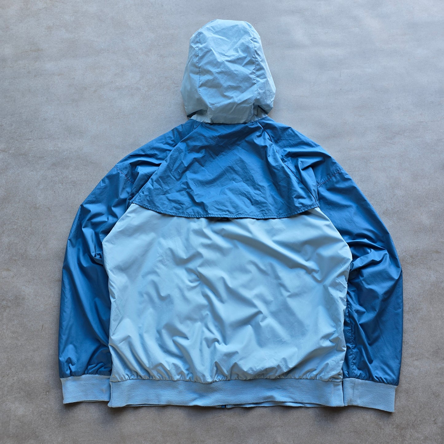 Nike Windrunner Jacket - L