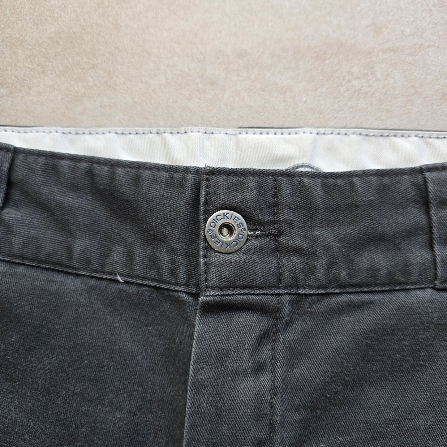 Dickies Skinny Straight Shorts - 32