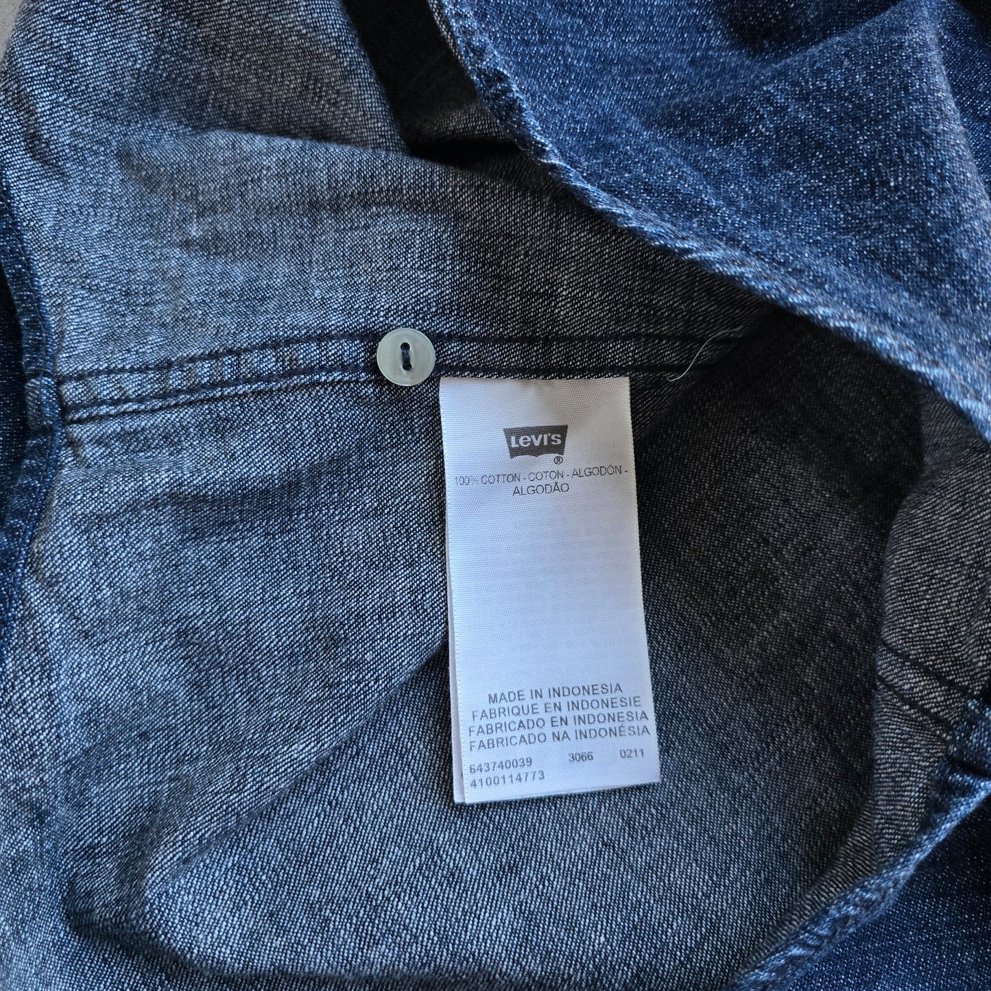 Levi's Pearl Snap Long Sleeve Denim Shirt - L
