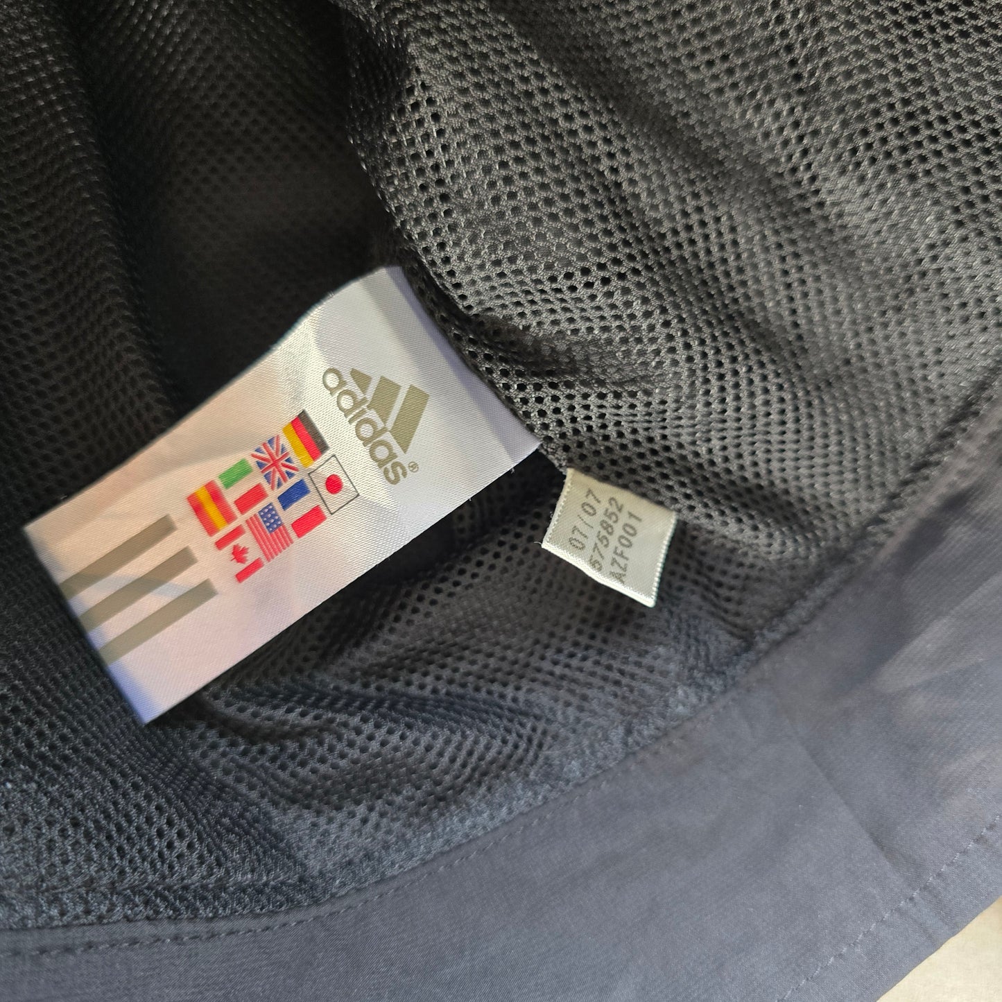 Y2K Adidas Windbreaker Jacket - WMNS XL