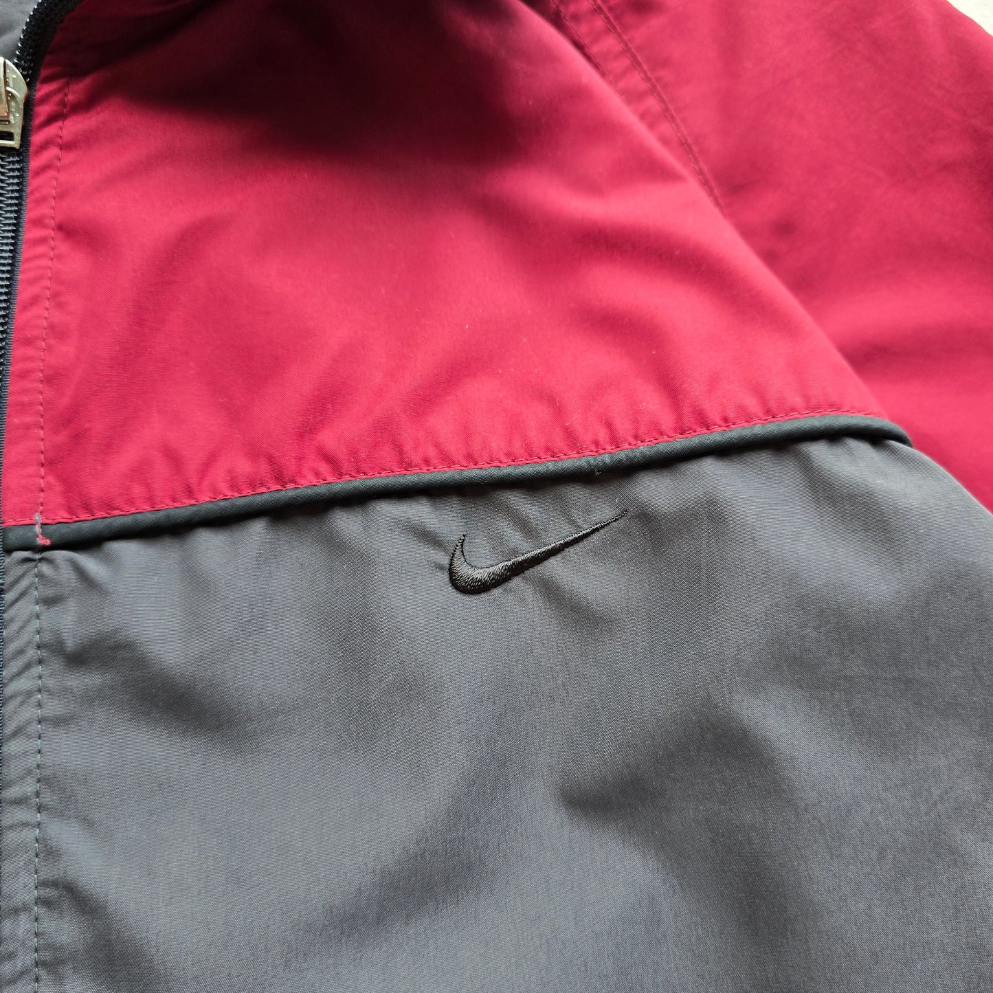 Vintage Nike Embroidered Swoosh Windbreaker Jacket - L