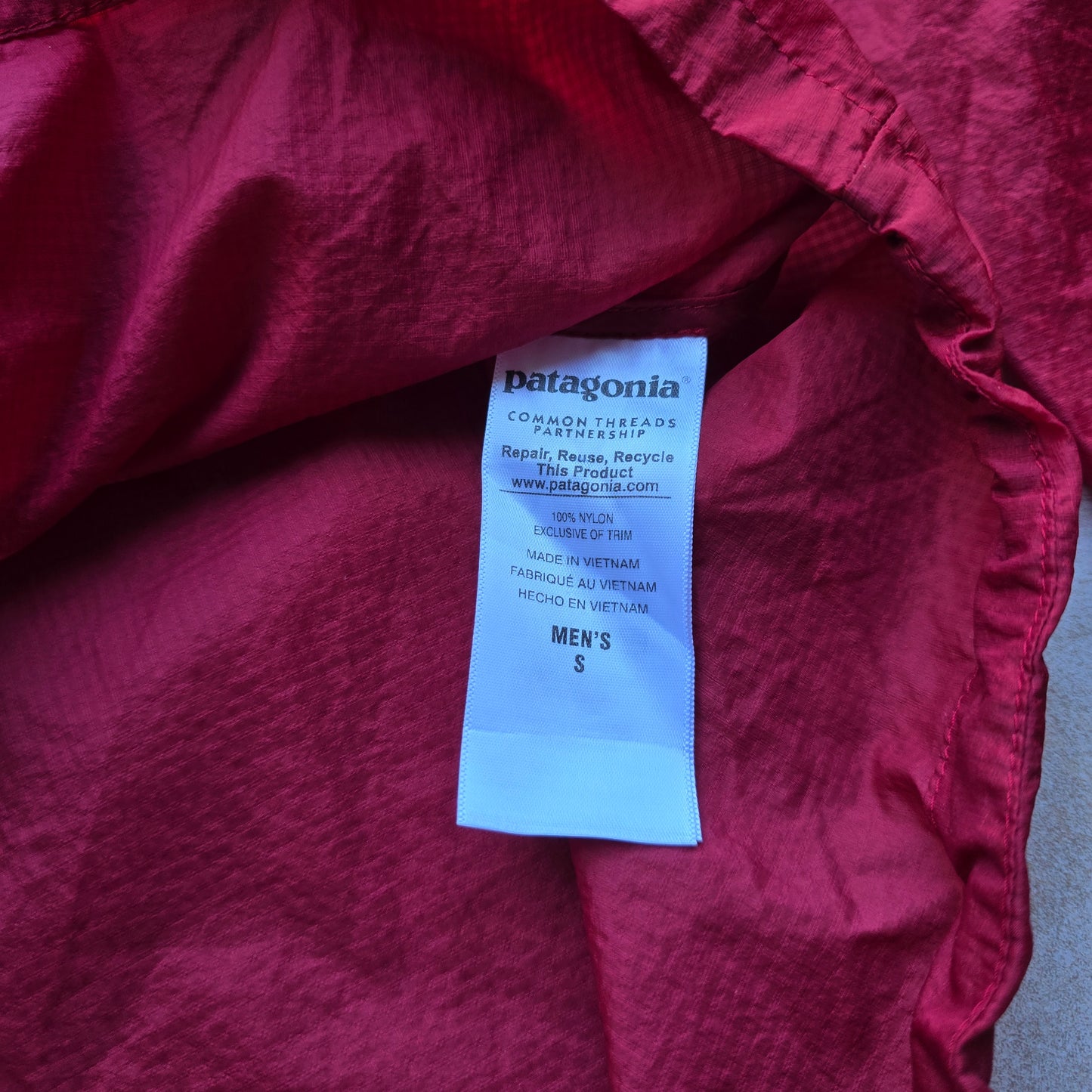 Patagonia Lightweight Full Zip Nylon Jacket - S
