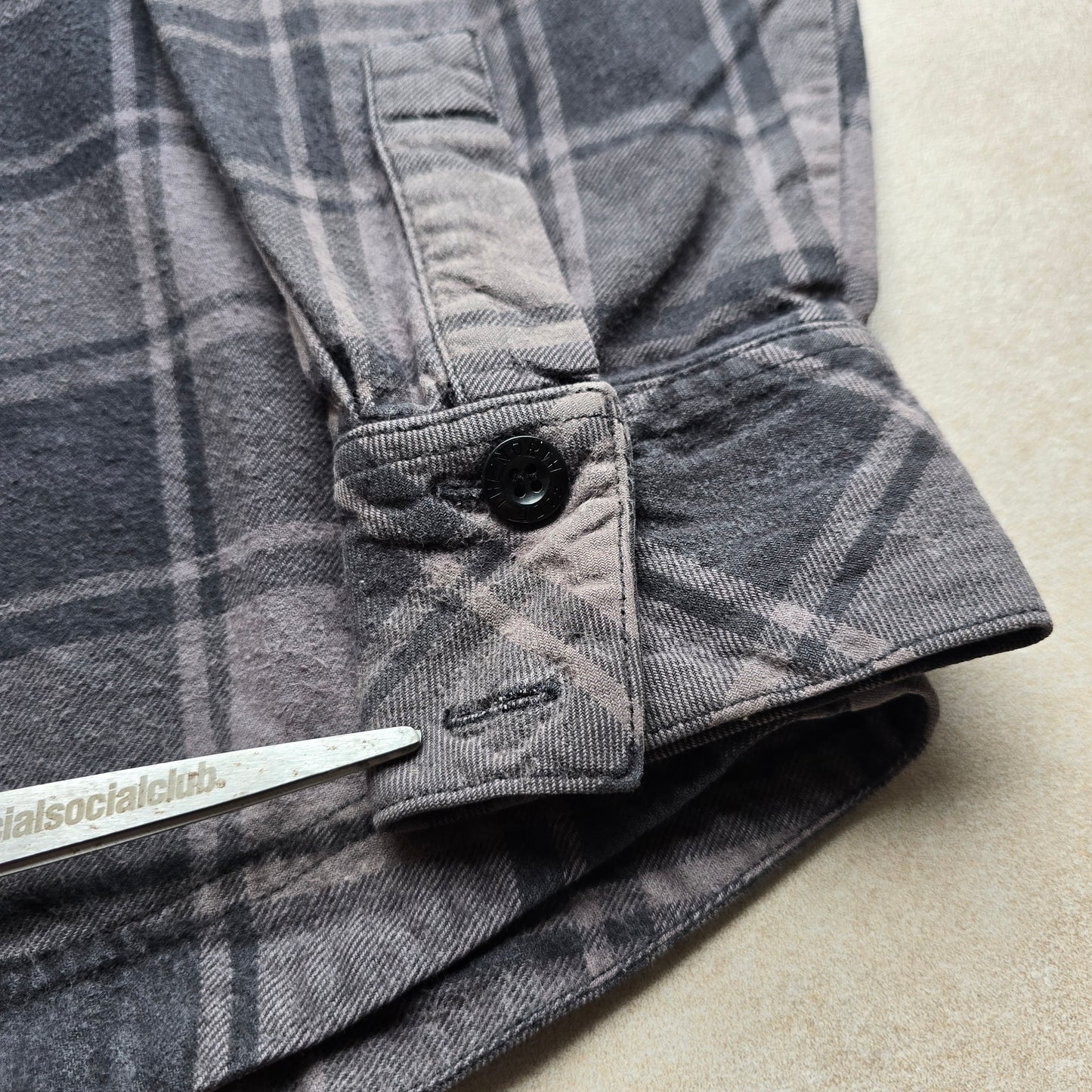The North Face Flannel Button Up Shirt - L