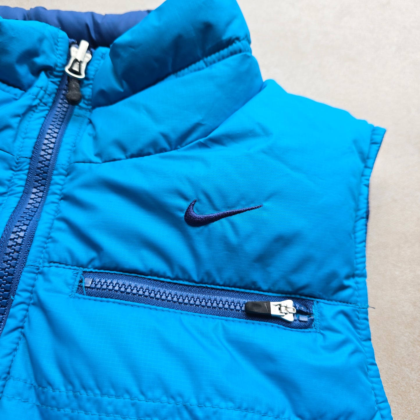 Vintage Nike Reversible 550 Puffer Vest - WMNS M