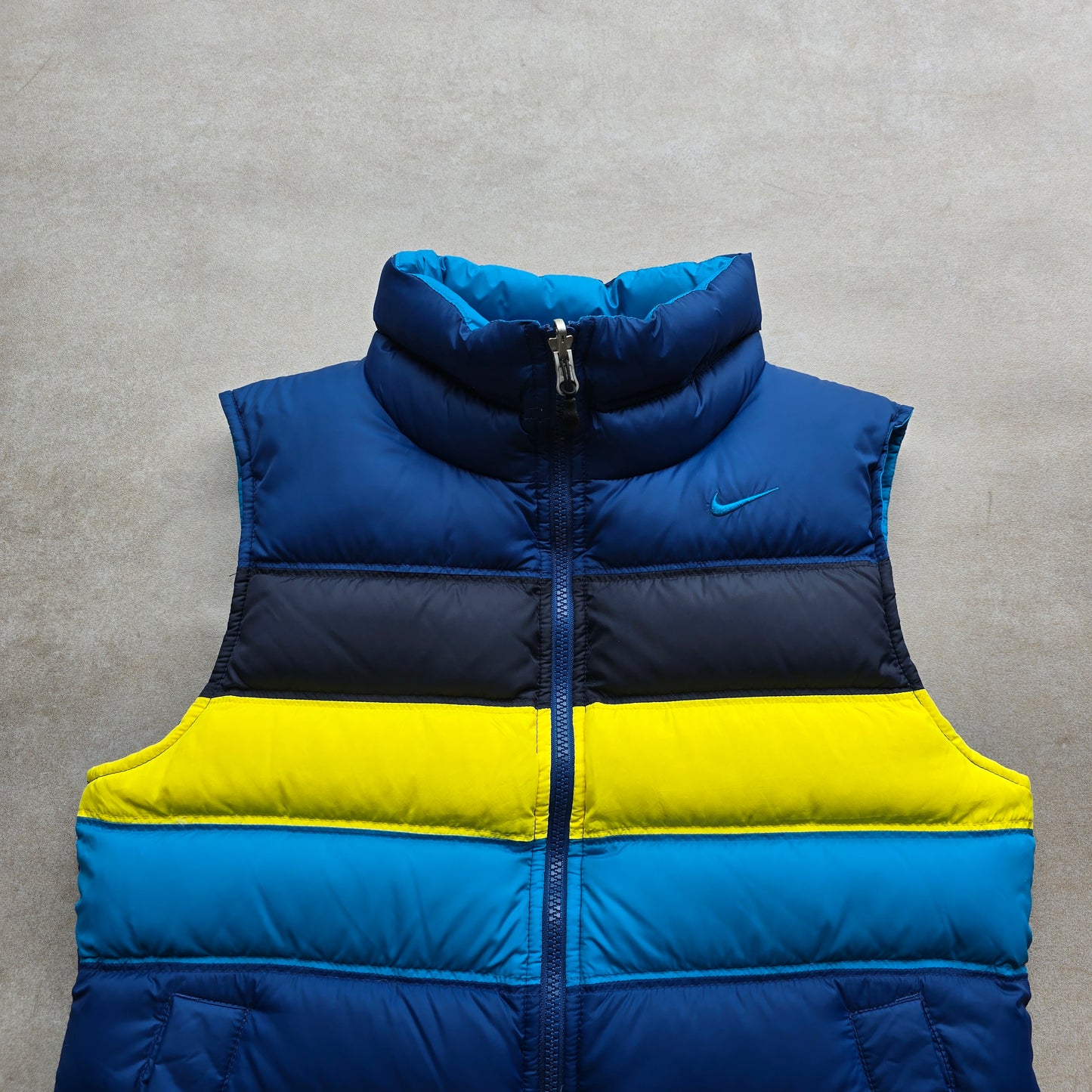 Vintage Nike Reversible 550 Puffer Vest - WMNS M
