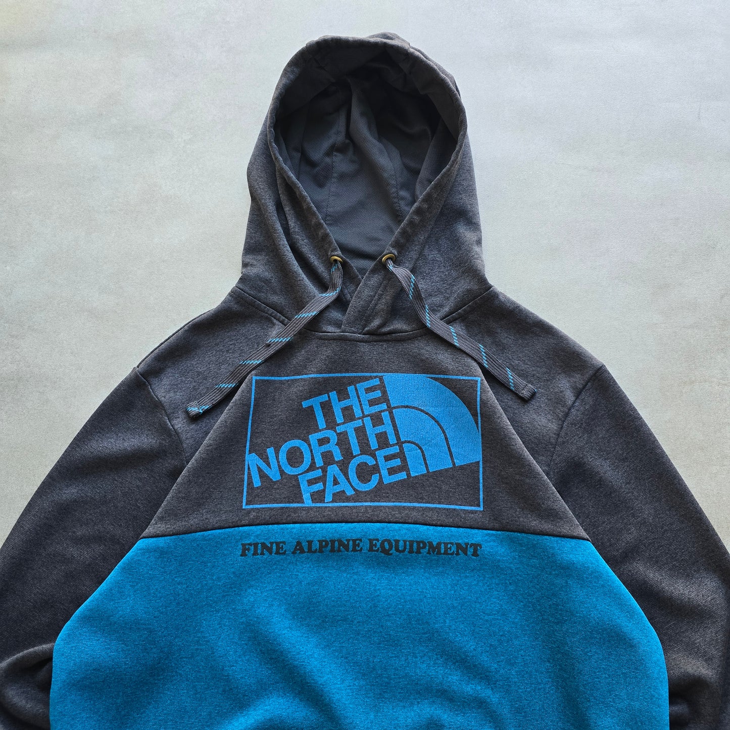 The North Face Hoodie - M