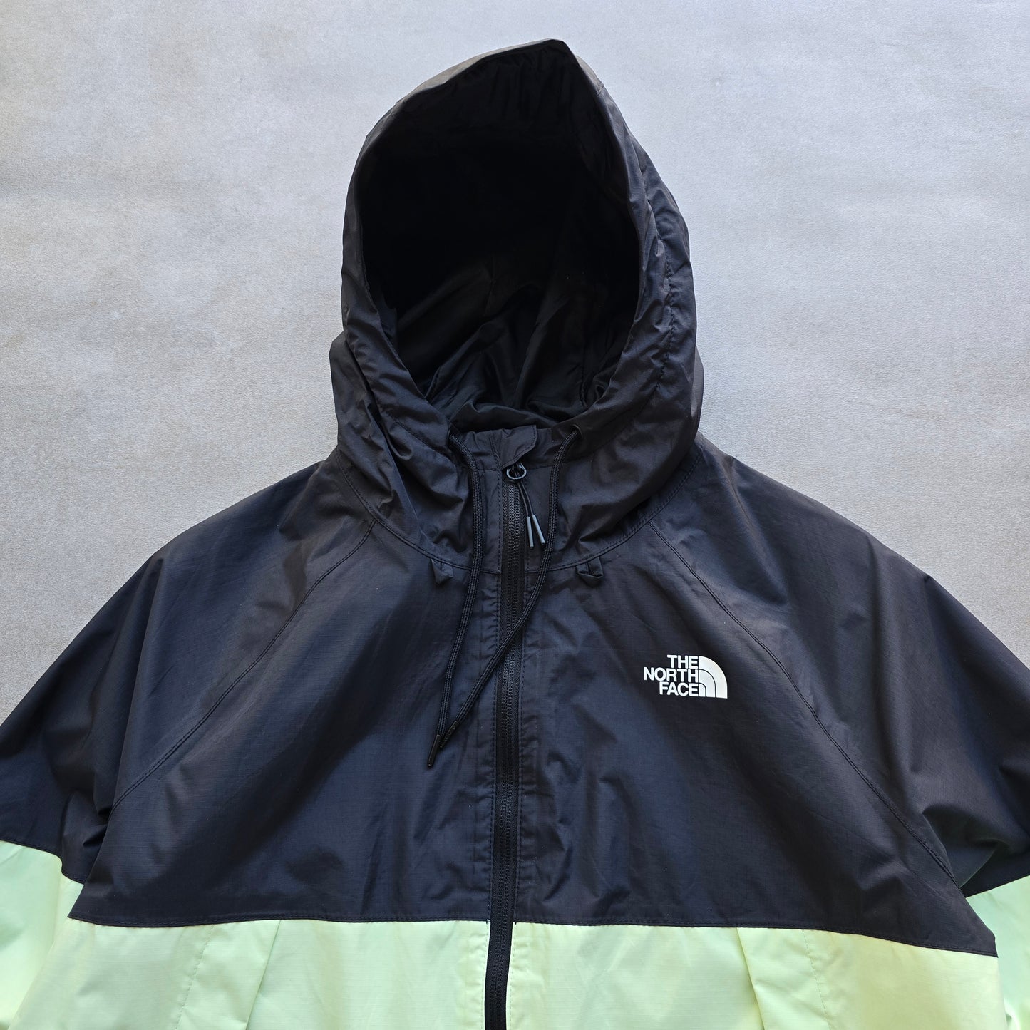 The North Face Two-Tone Windbreaker Jacket - WMNS S