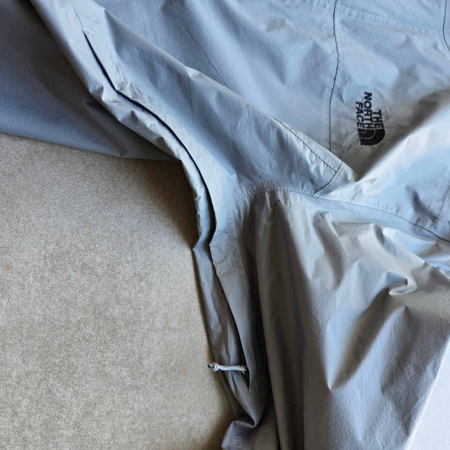 The North Face Dryvent Windbreaker Jacket - L