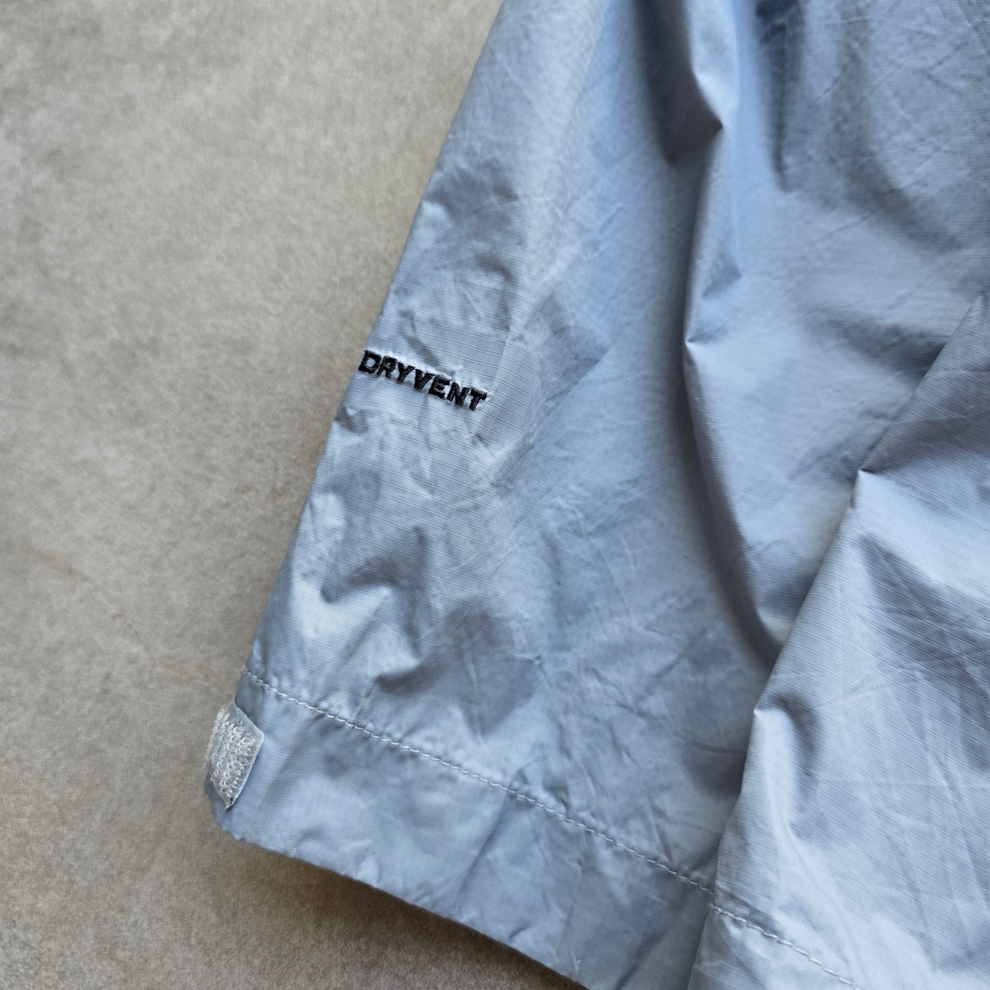 The North Face Dryvent Windbreaker Jacket - L