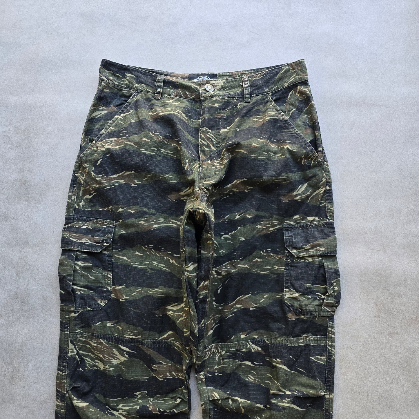 Dickies Camo Cargo Pants - 28
