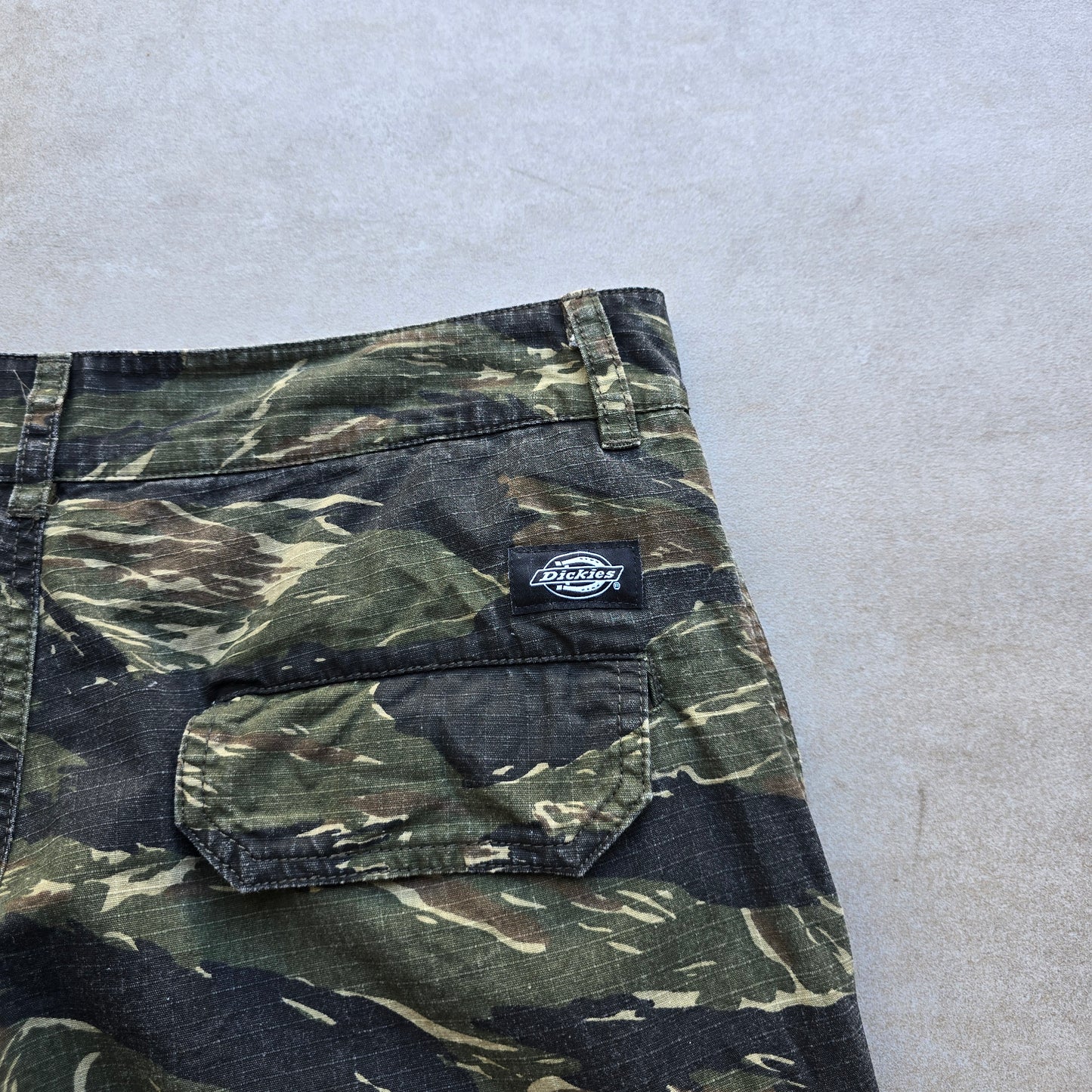 Dickies Camo Cargo Pants - 28