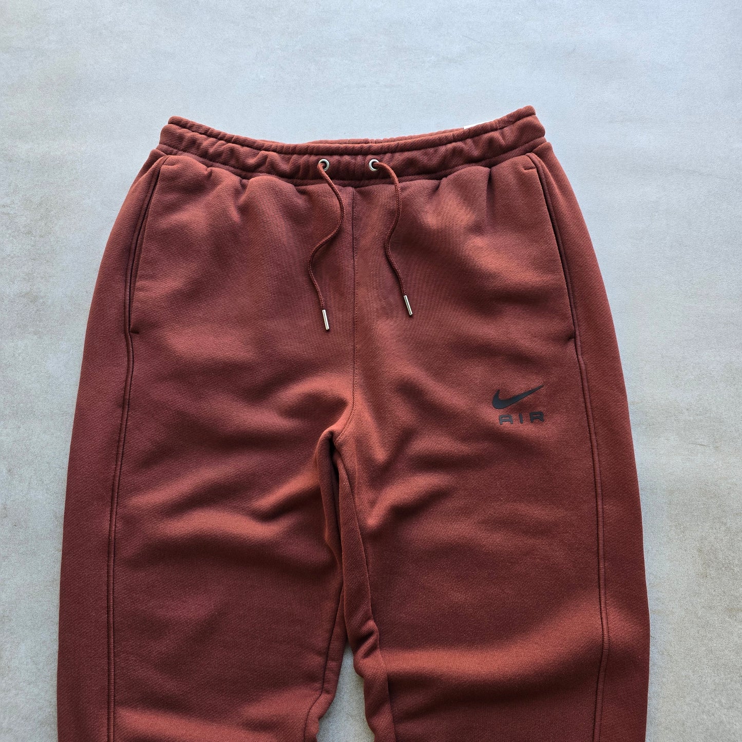 Nike Air Sweatpants (NEW) - M
