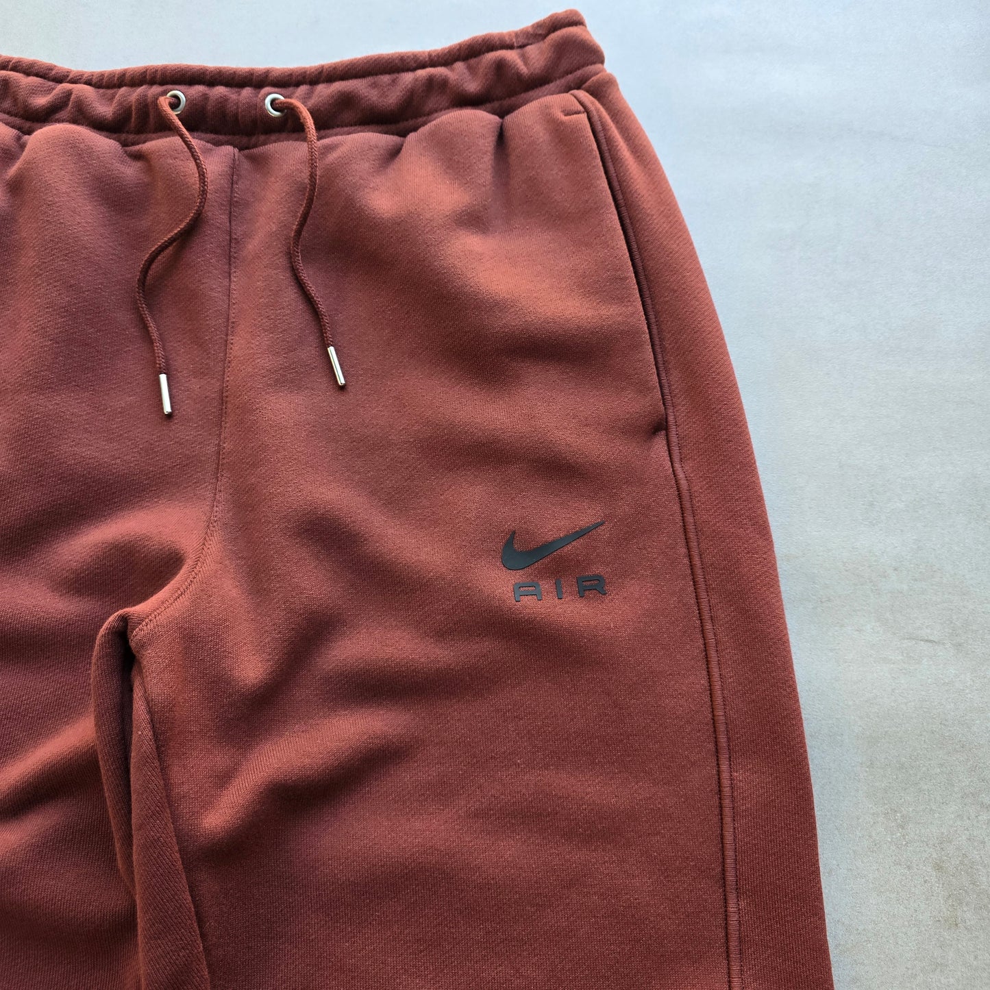 Nike Air Sweatpants (NEW) - M