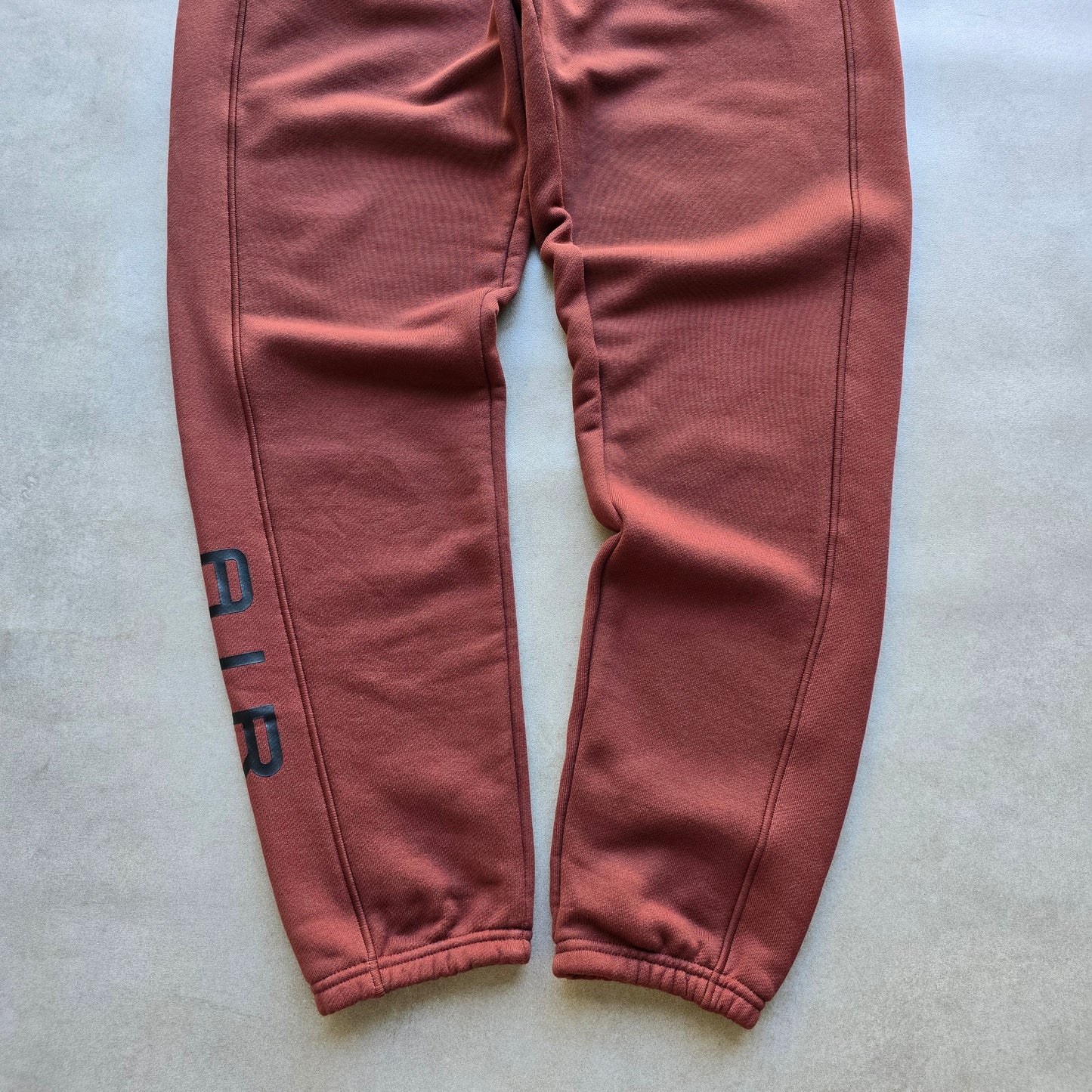 Nike Air Sweatpants (NEW) - M