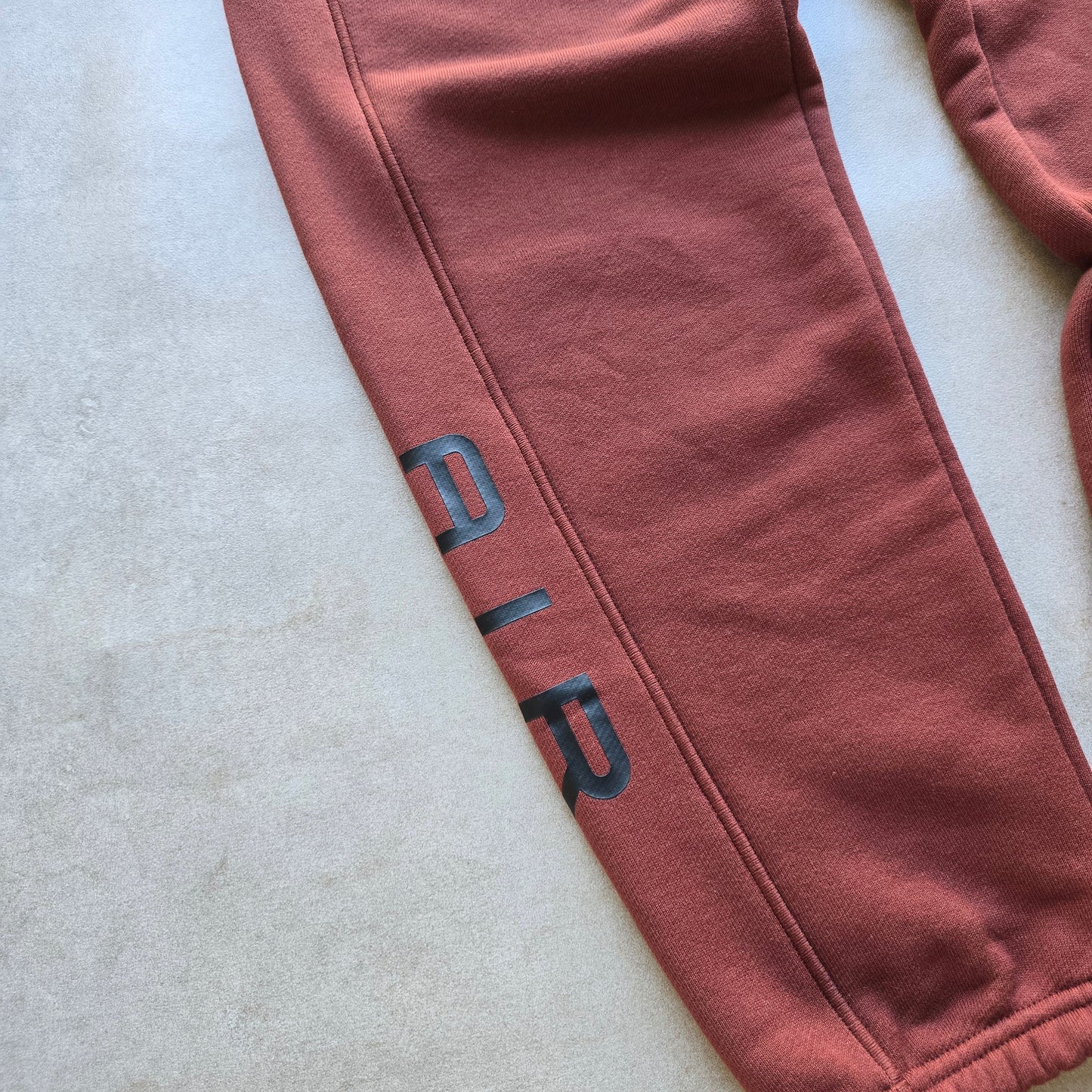 Nike Air Sweatpants (NEW) - M