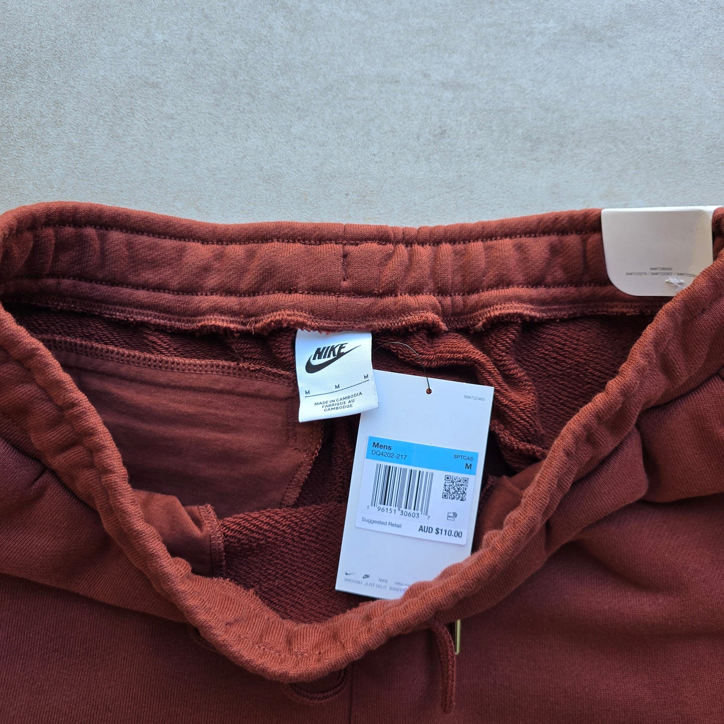 Nike Air Sweatpants (NEW) - M