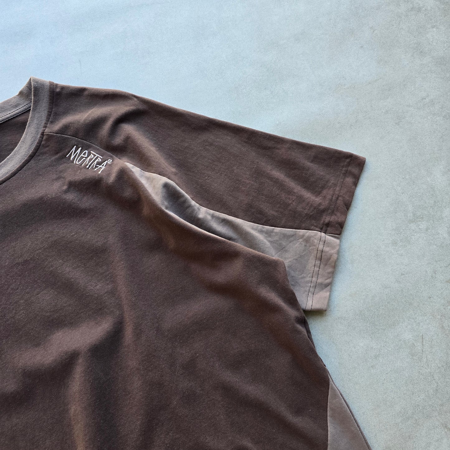Mertra Mantis Brown Tee - L