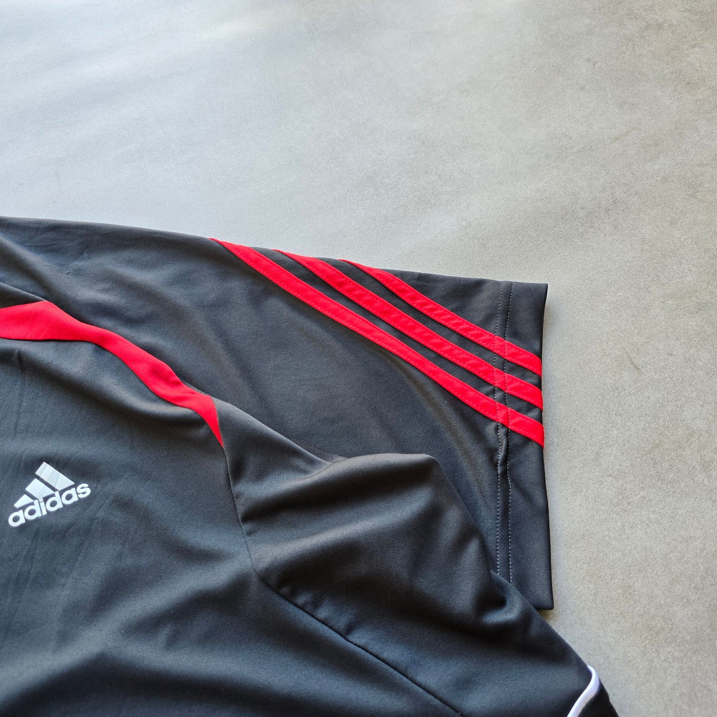 Y2K Adidas Tee - XL