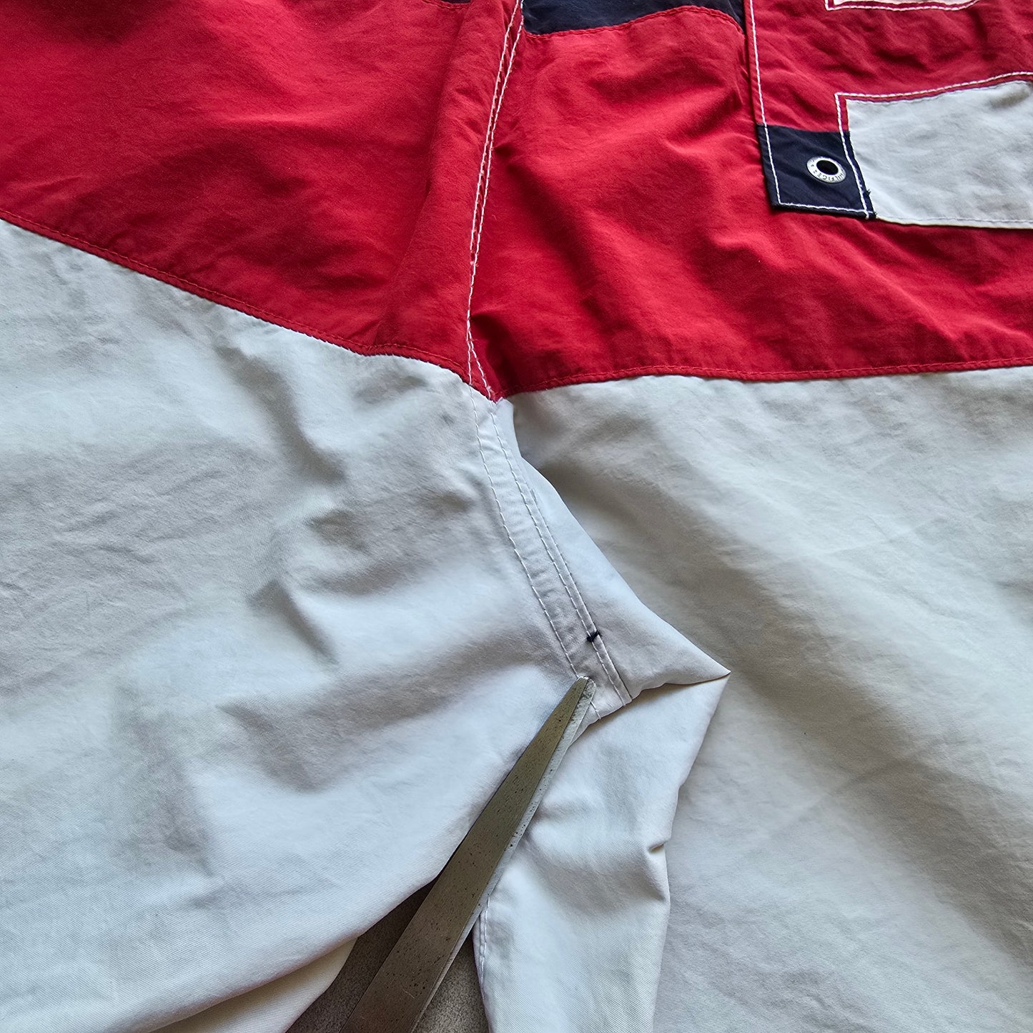 Tommy Hilfiger Shorts - L