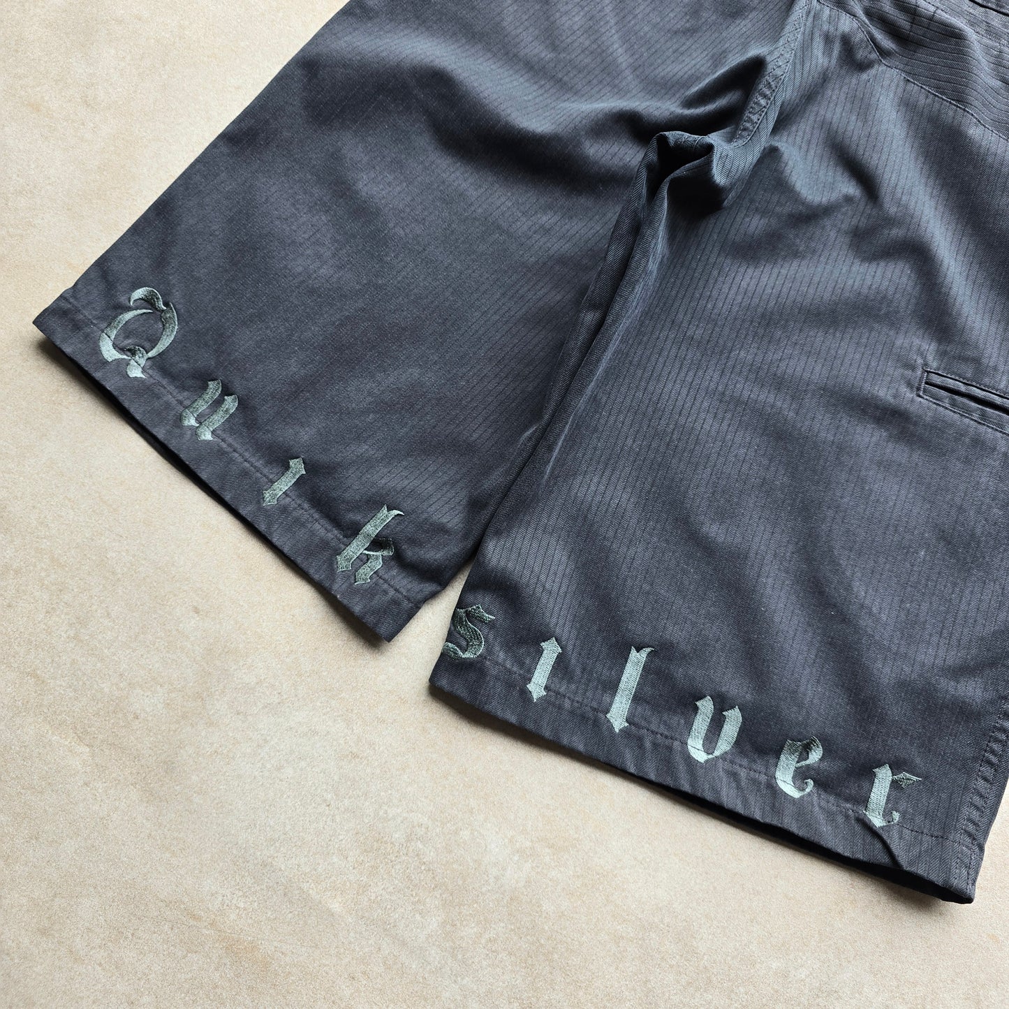 Vintage Y2K Quiksilver Shorts - 30