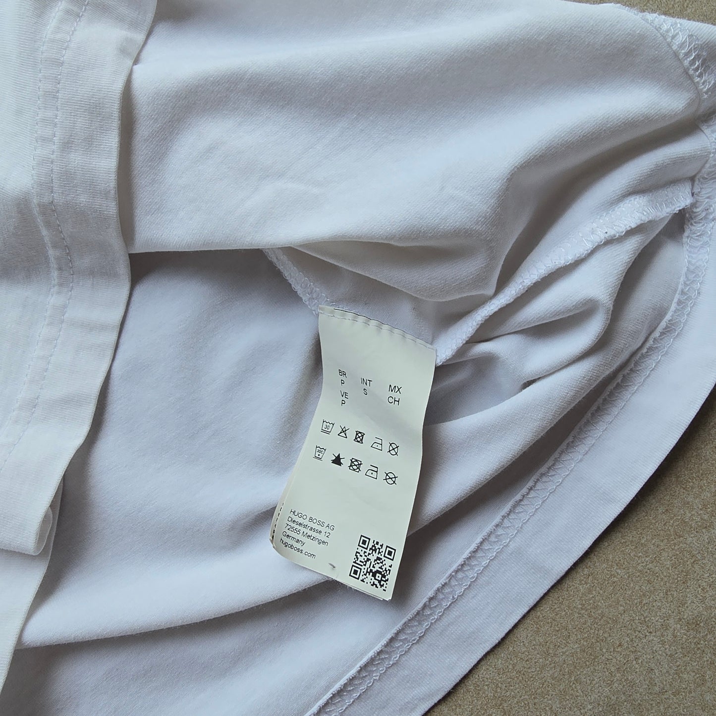 Hugo Boss Tee - S