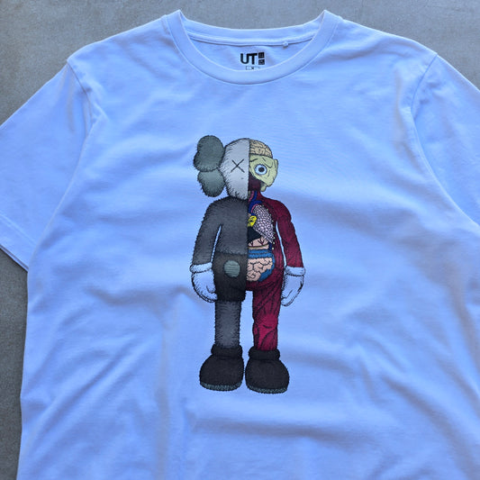 Kaws x Uniqlo Tee - M