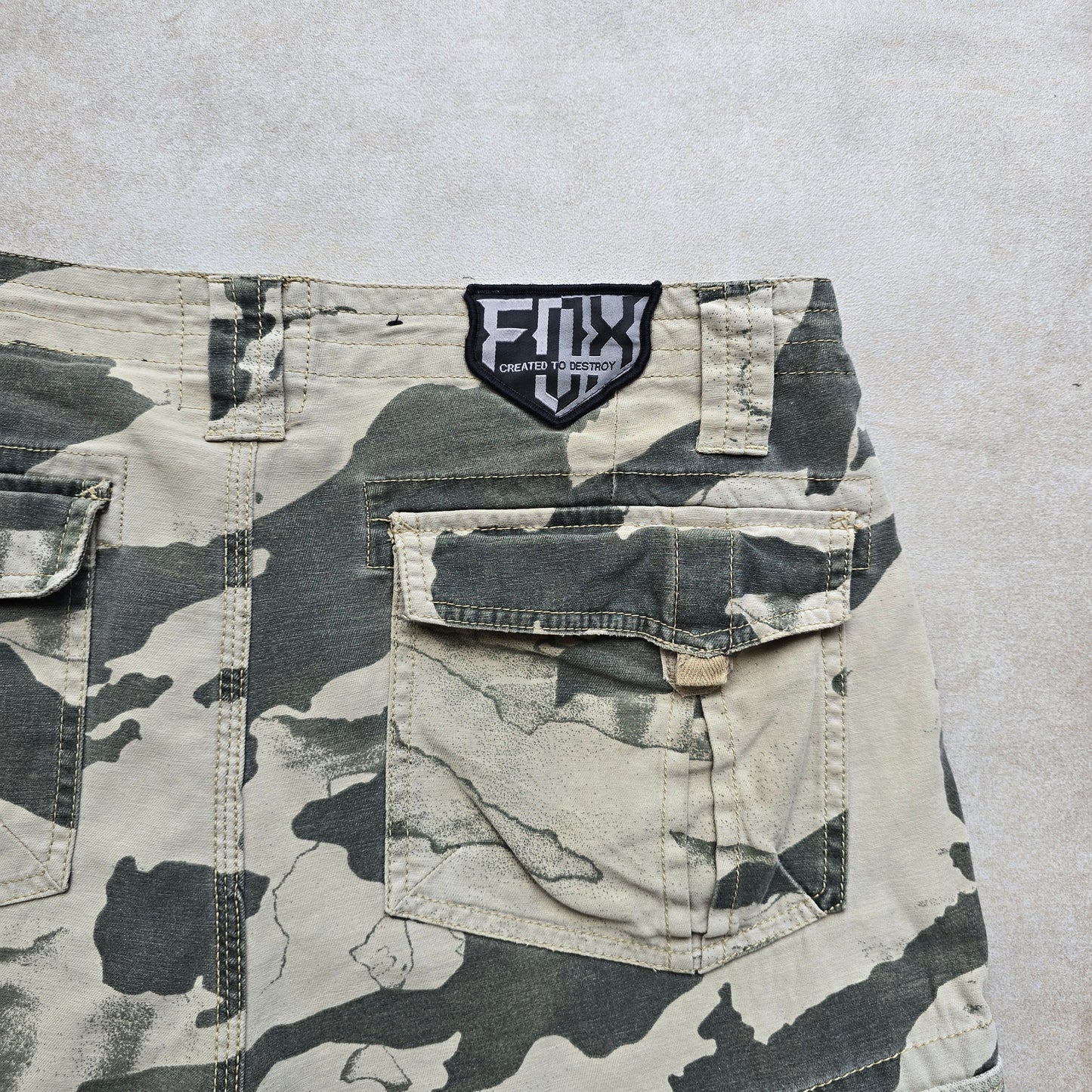 Vintage Y2K FOX Racing Camo Cargo Shorts - 32