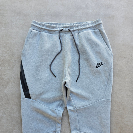 Nike Tech Fleece Pants Grey - M