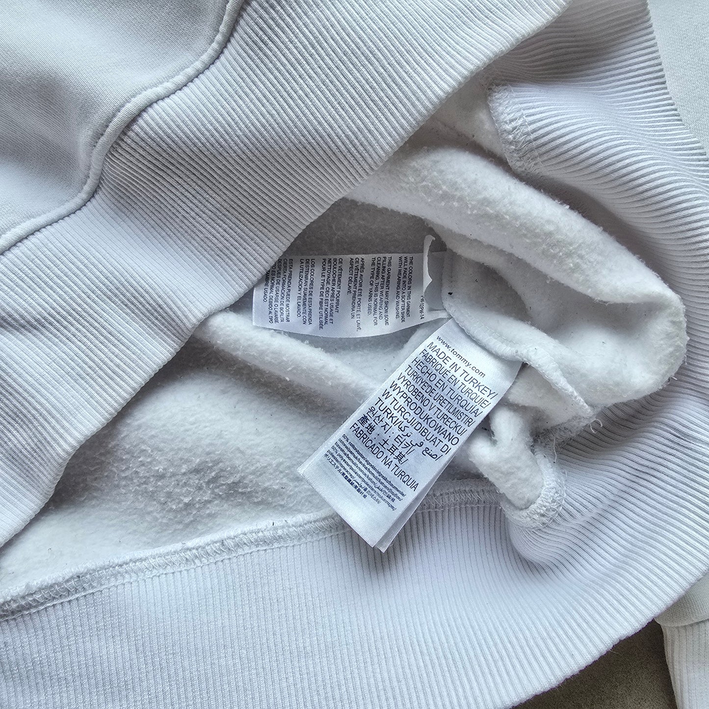 Tommy Hilfiger Flag White Sweatshirt - M/L