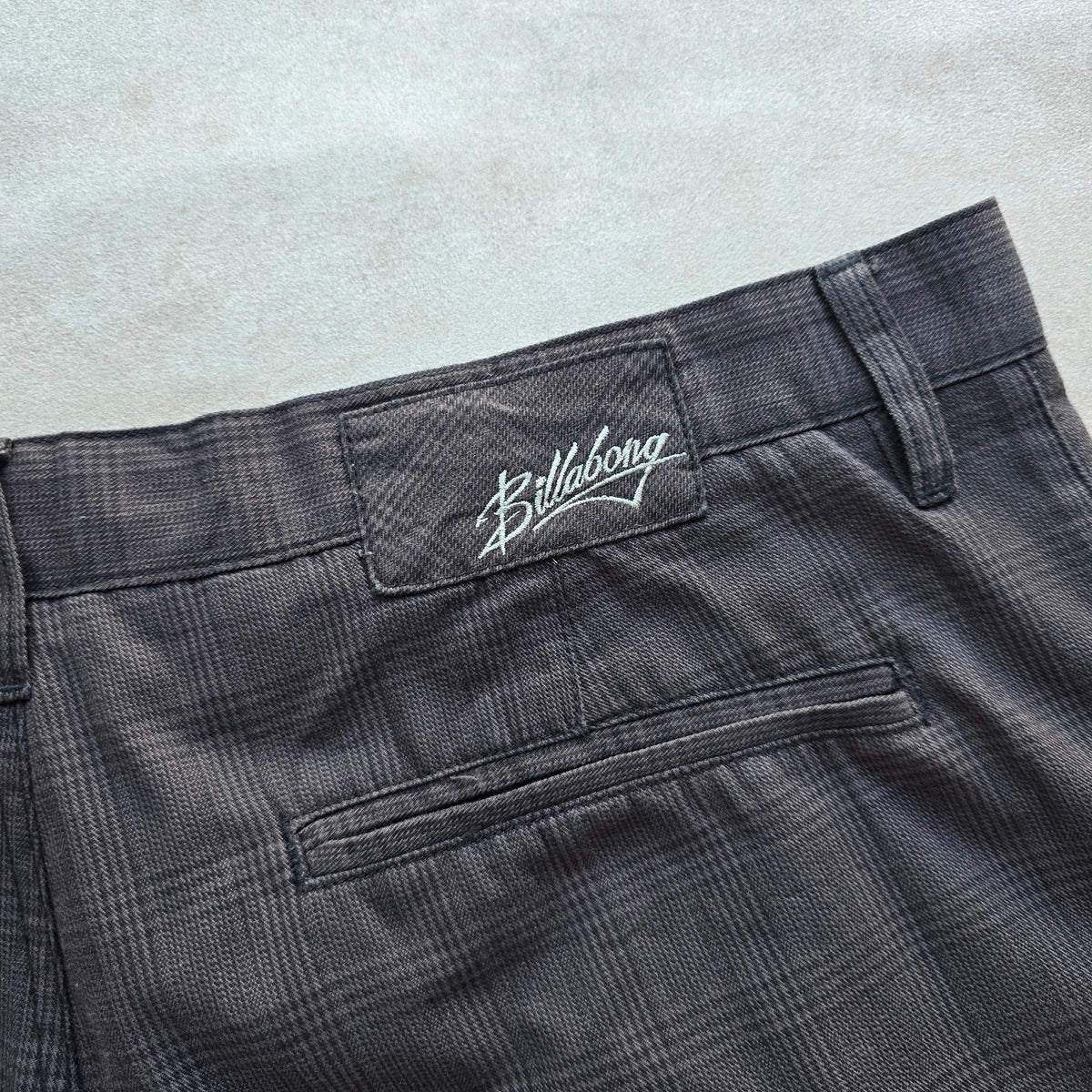 Vintage 2000's Billabong Plaid Shorts - 38