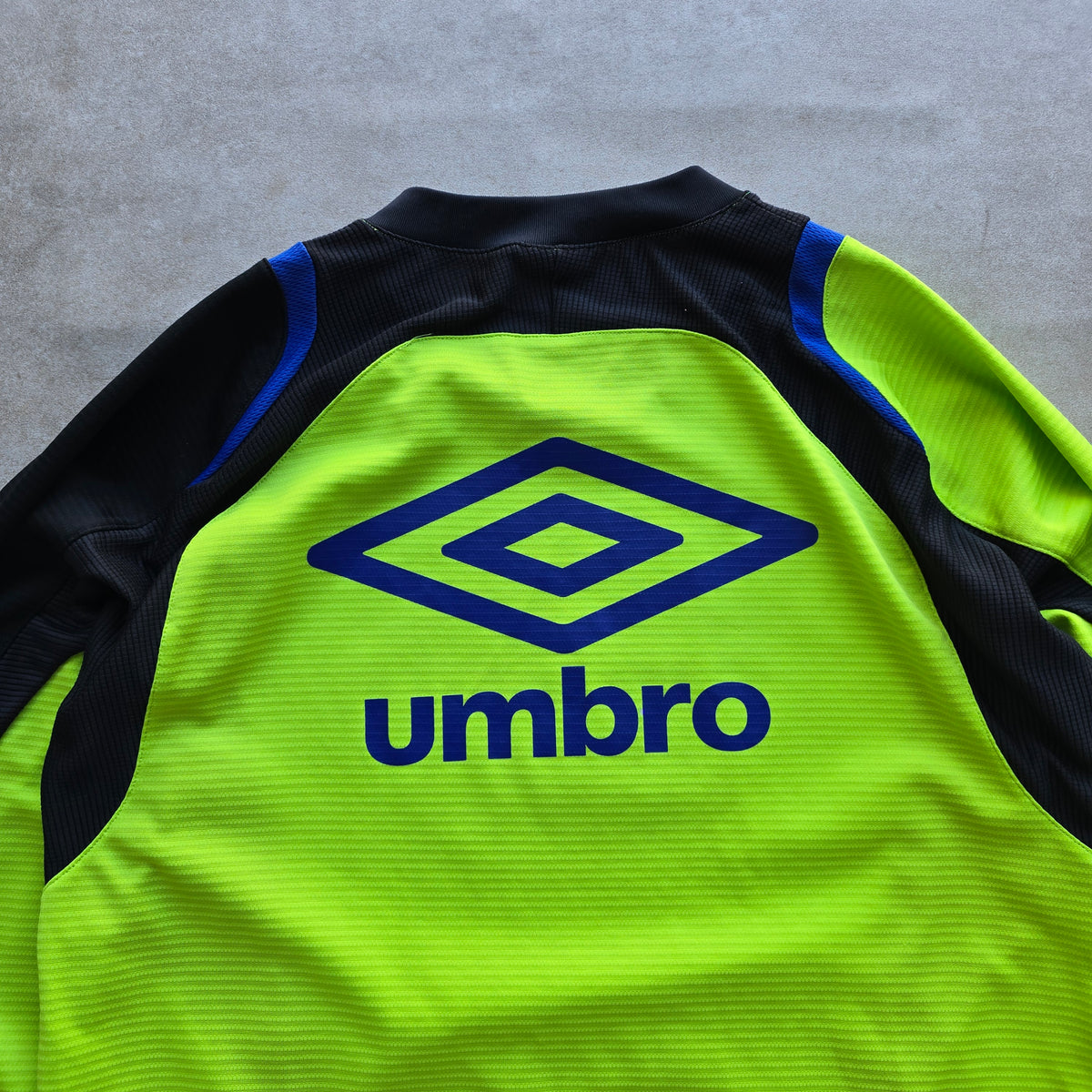 Vintage 2000's Umbro Training Long Sleeve Tee - S/M