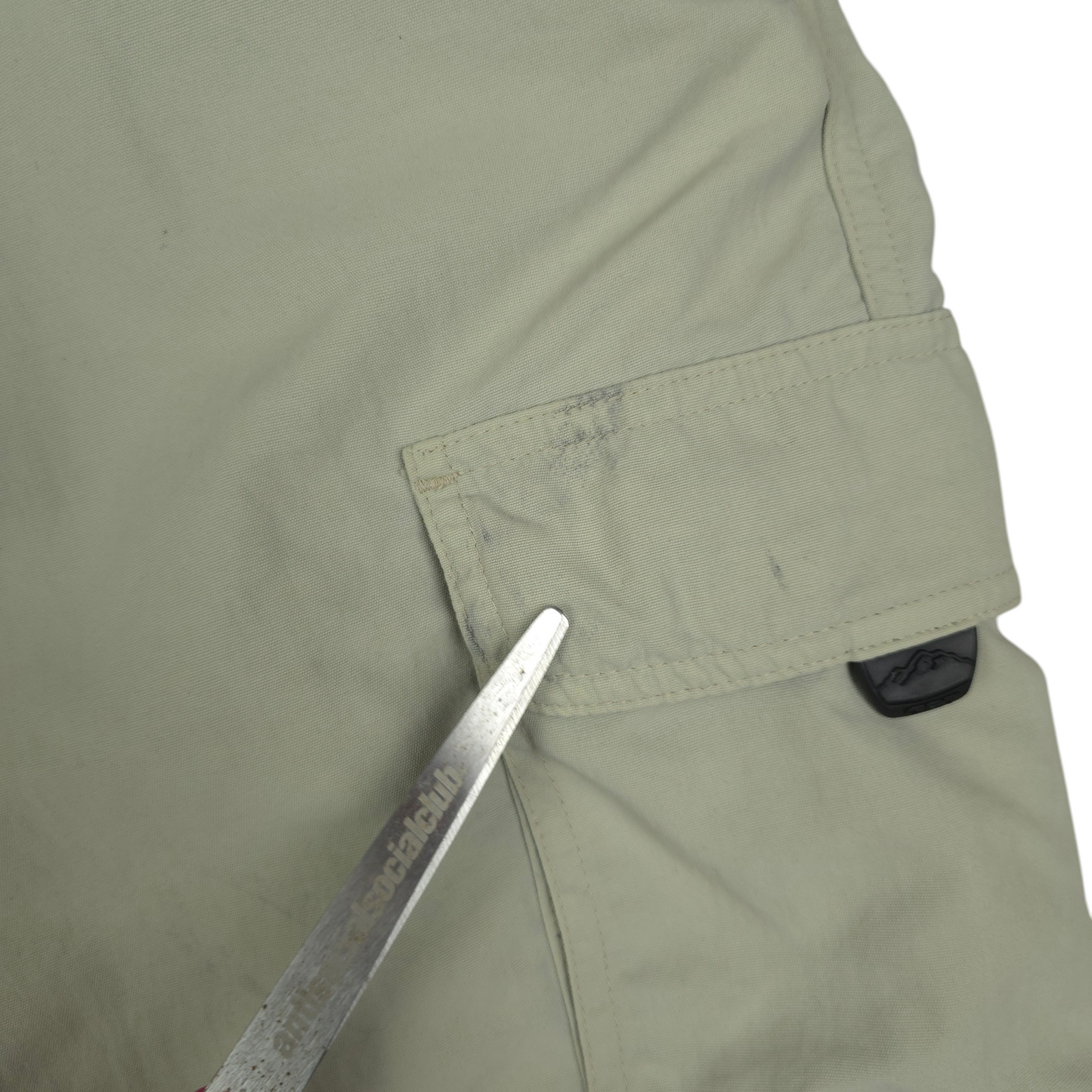 Y2K Columbia GRT Omni Dry Cargo Shorts - L