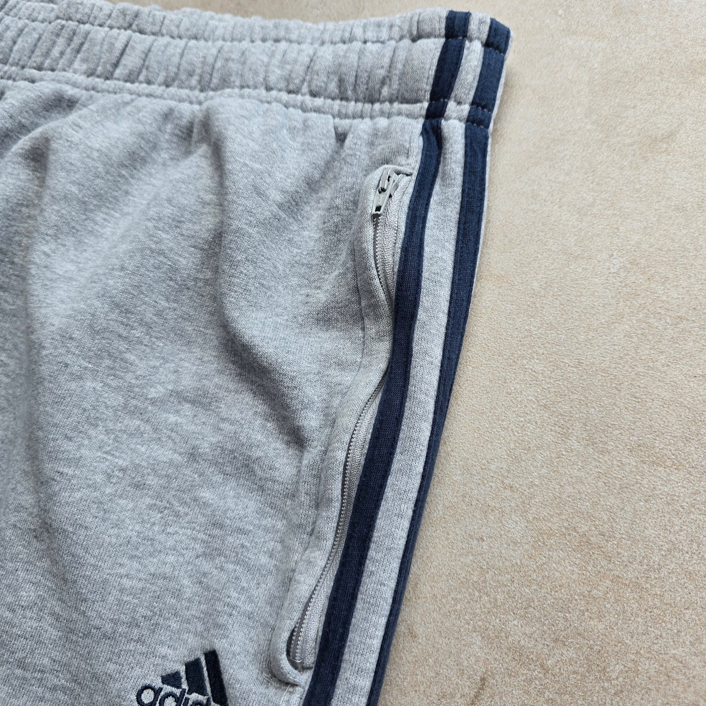 Adidas Baggy Sweatpants - L