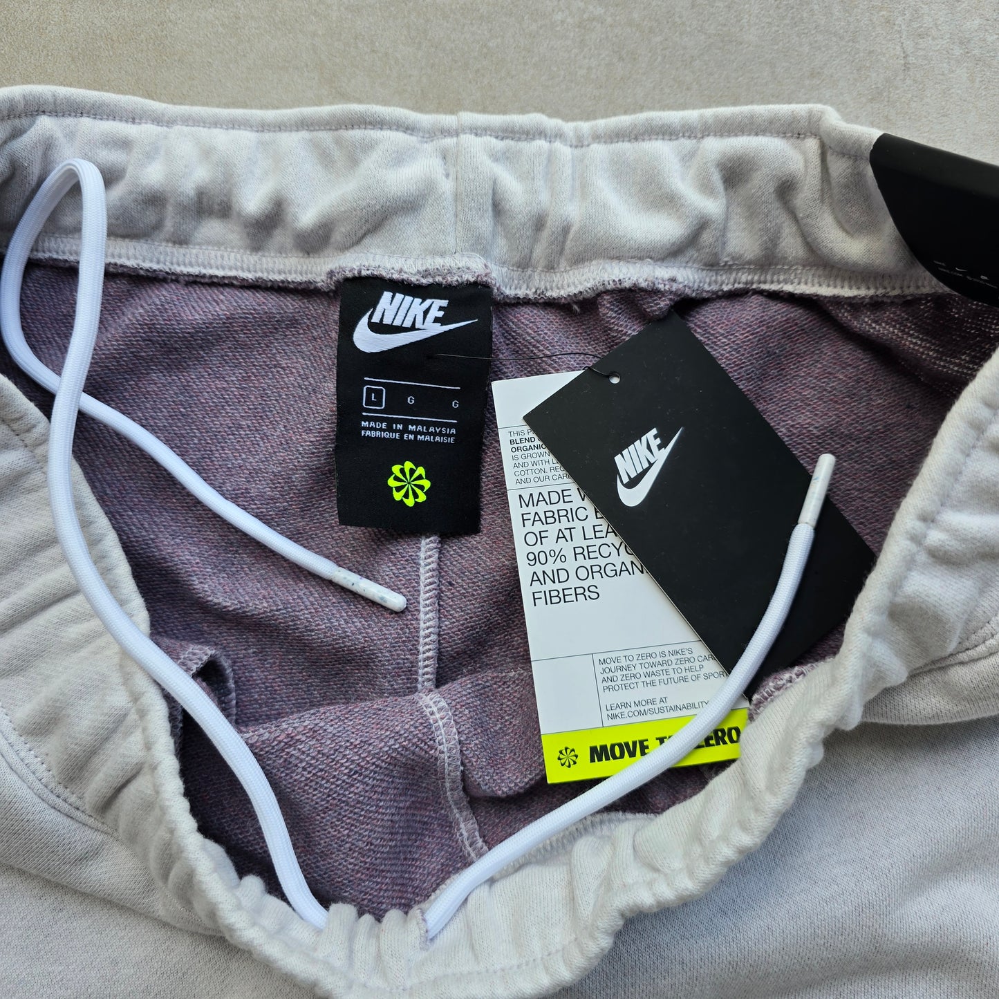 Nike Move To Zero Sweatpants (NEW) - L