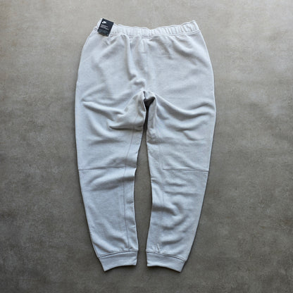 Nike Move To Zero Sweatpants (NEW) - L