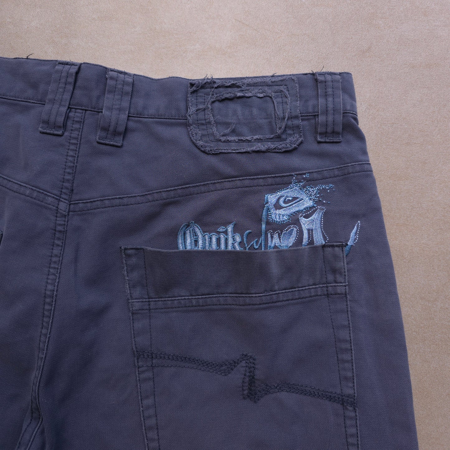 Y2K Quiksilver Faded Embroidered Shorts - 32